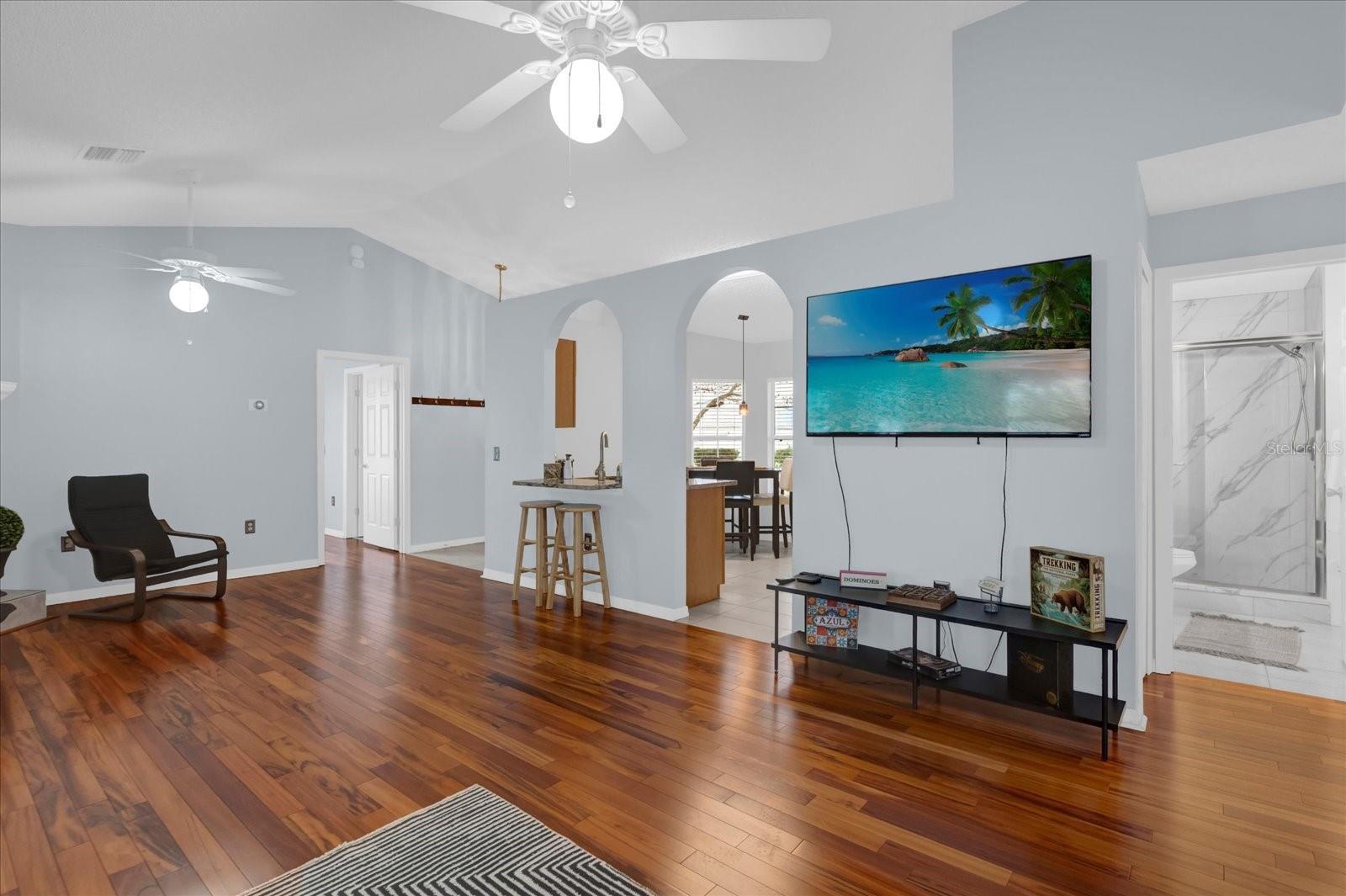 180 STANLEY BELL DR, MOUNT DORA, FL, 32757