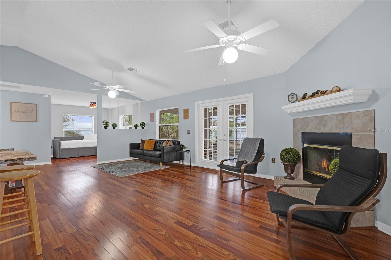 180 STANLEY BELL DR, MOUNT DORA, FL, 32757