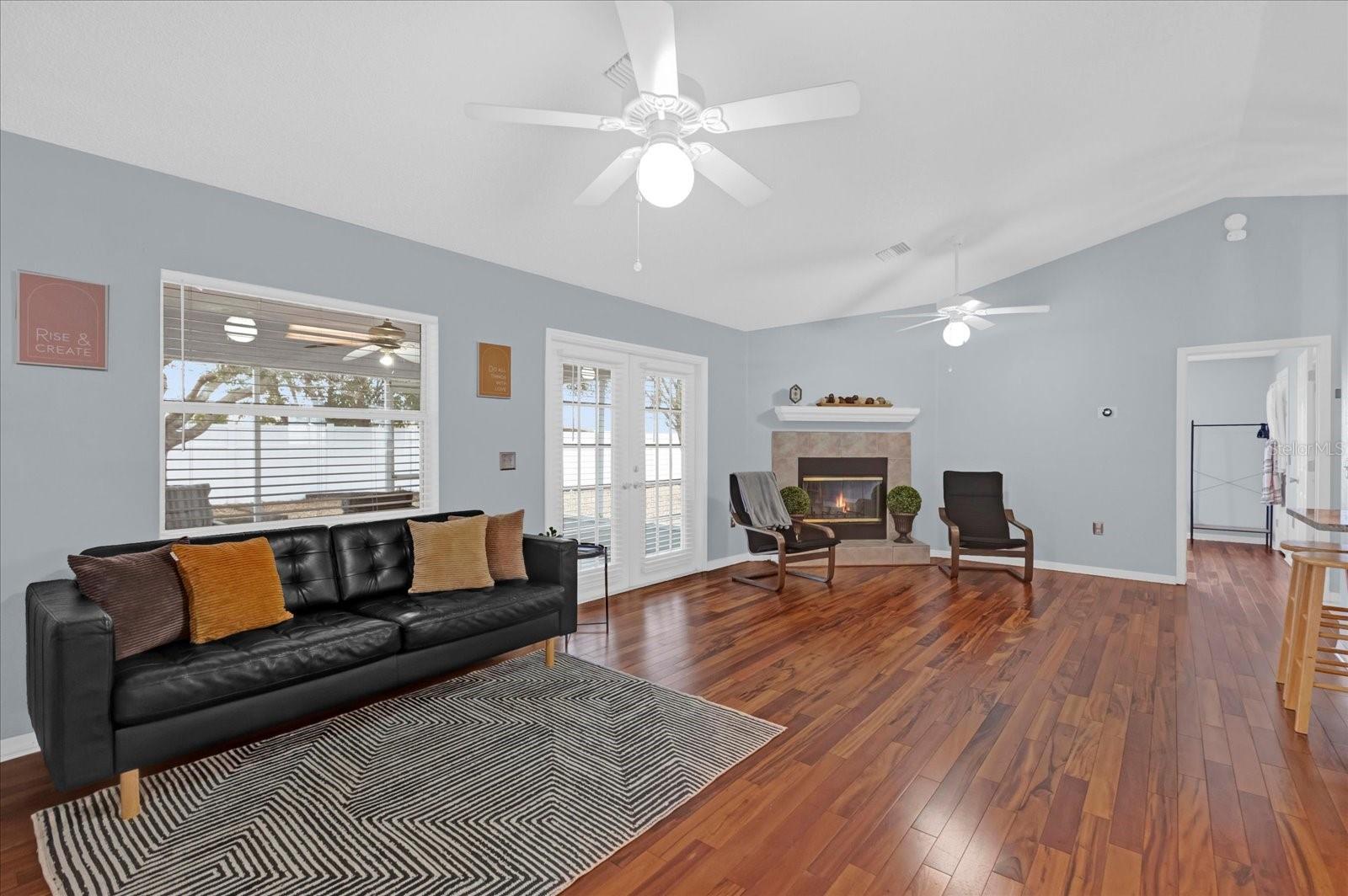 180 STANLEY BELL DR, MOUNT DORA, FL, 32757