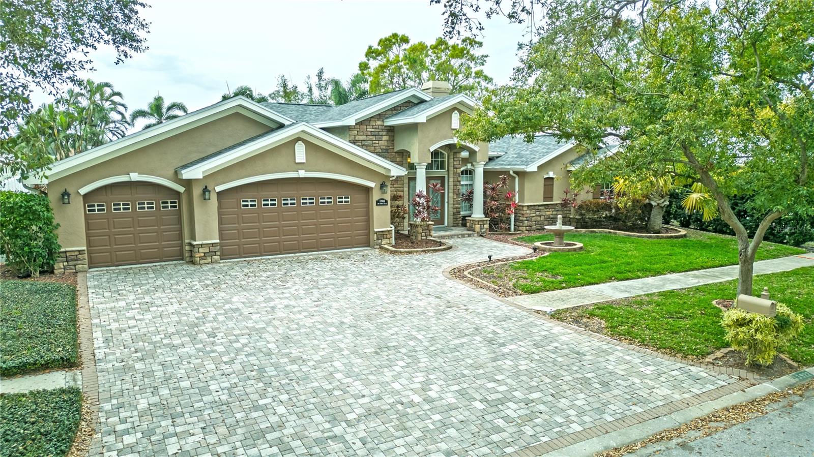 13922 OAK FOREST BLVD N, SEMINOLE, FL, 33776