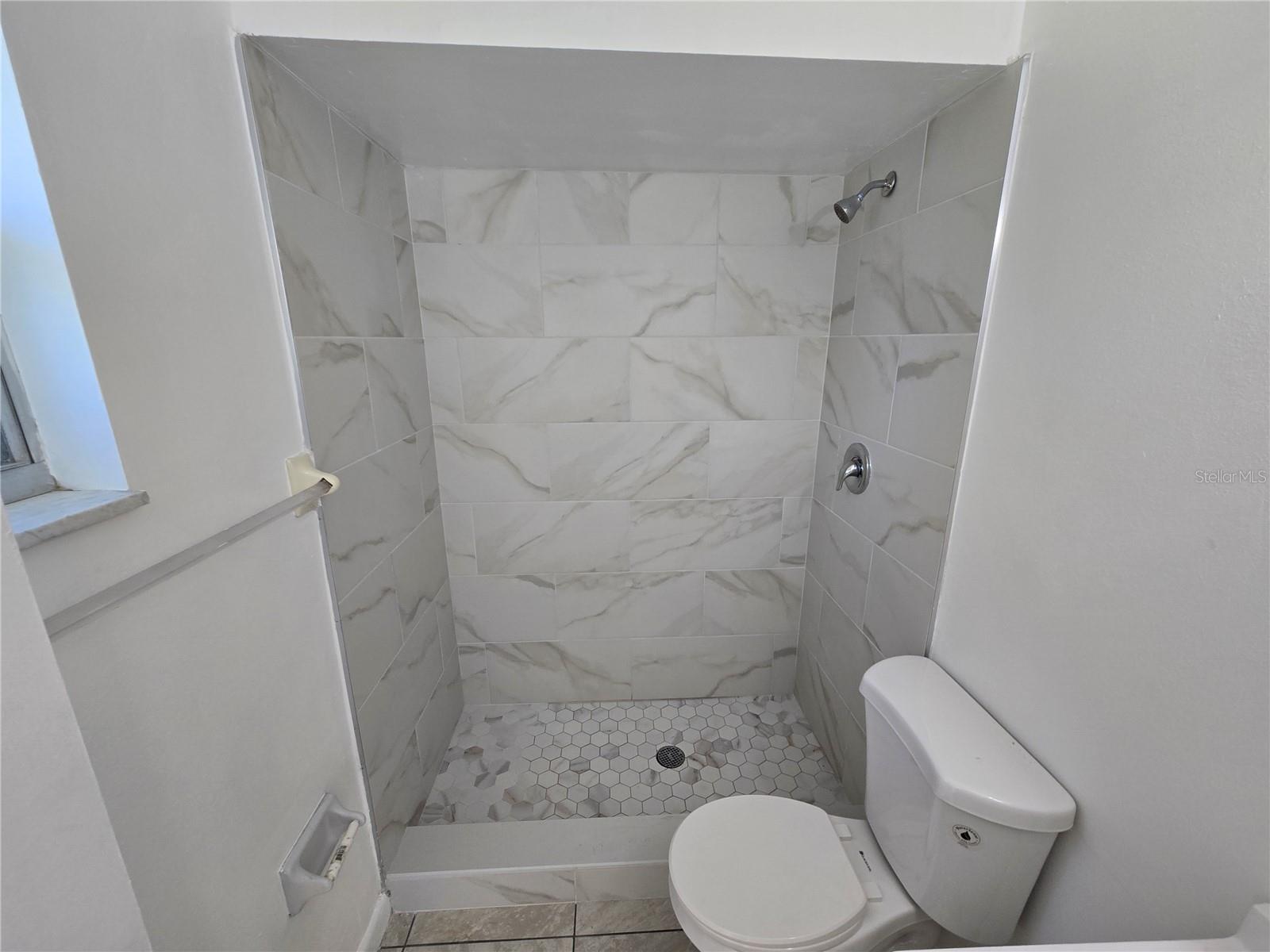 1086 MAYFLOWER AVE, DELTONA, FL, 32725