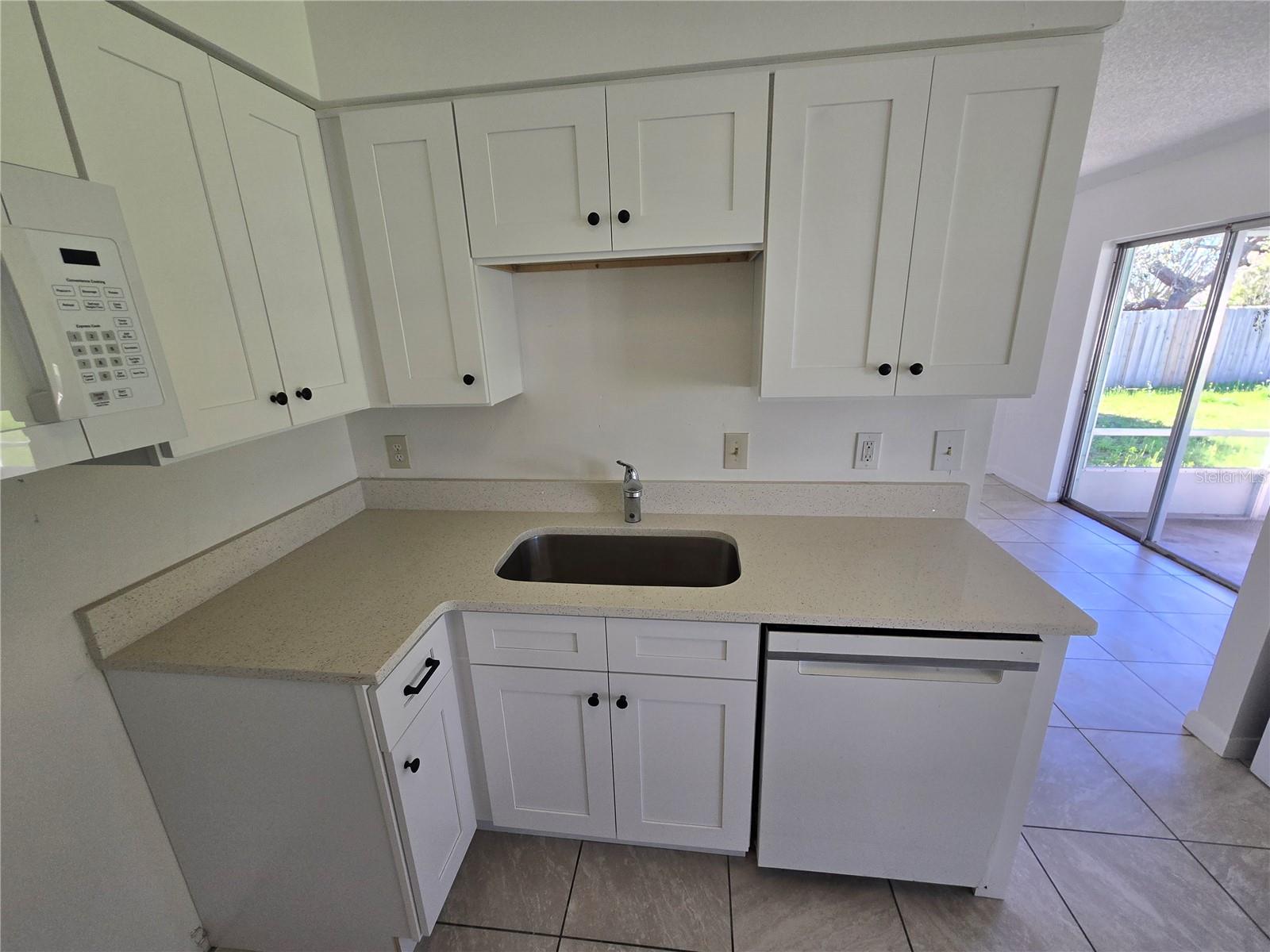 1086 MAYFLOWER AVE, DELTONA, FL, 32725