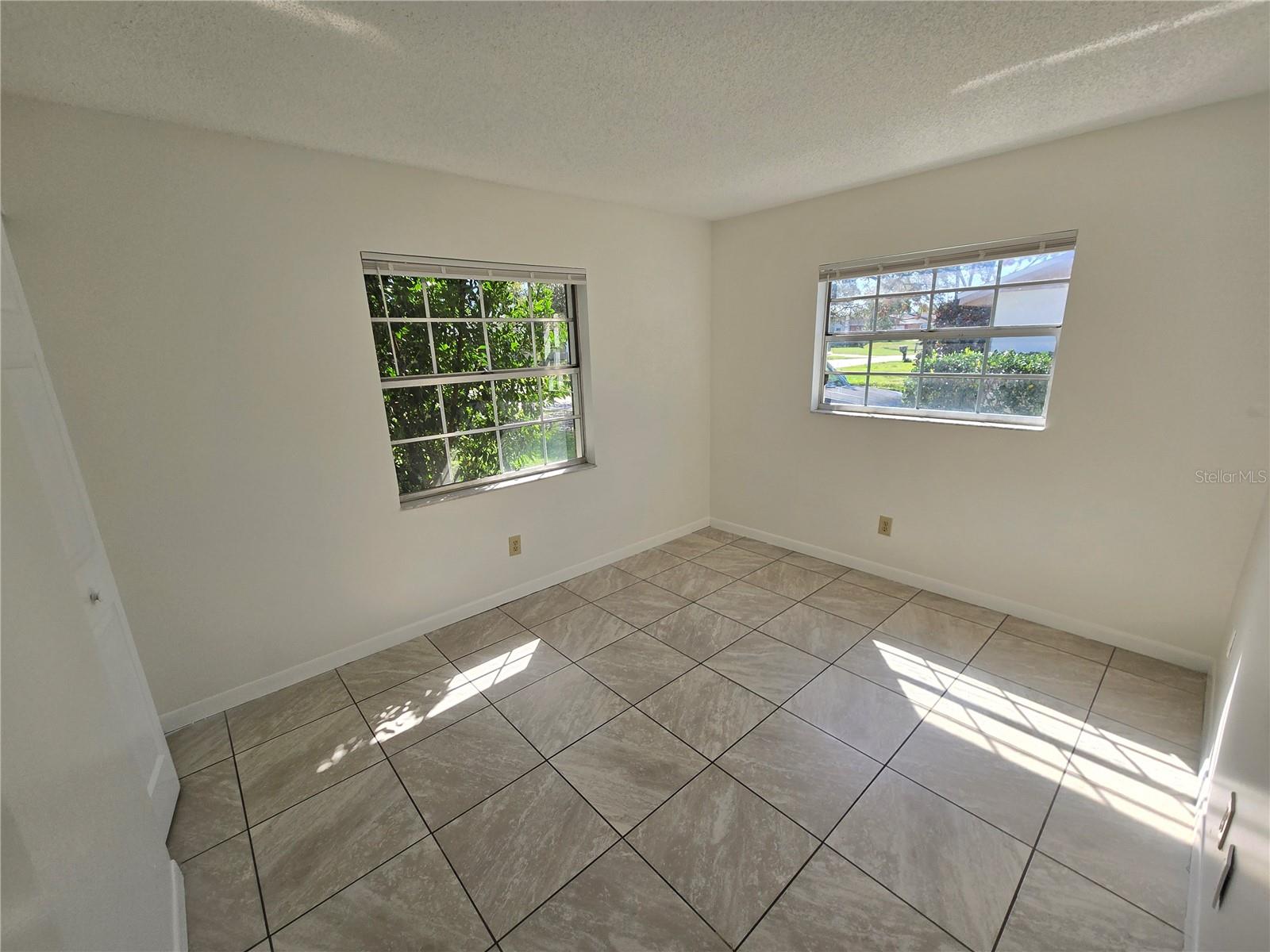 1086 MAYFLOWER AVE, DELTONA, FL, 32725