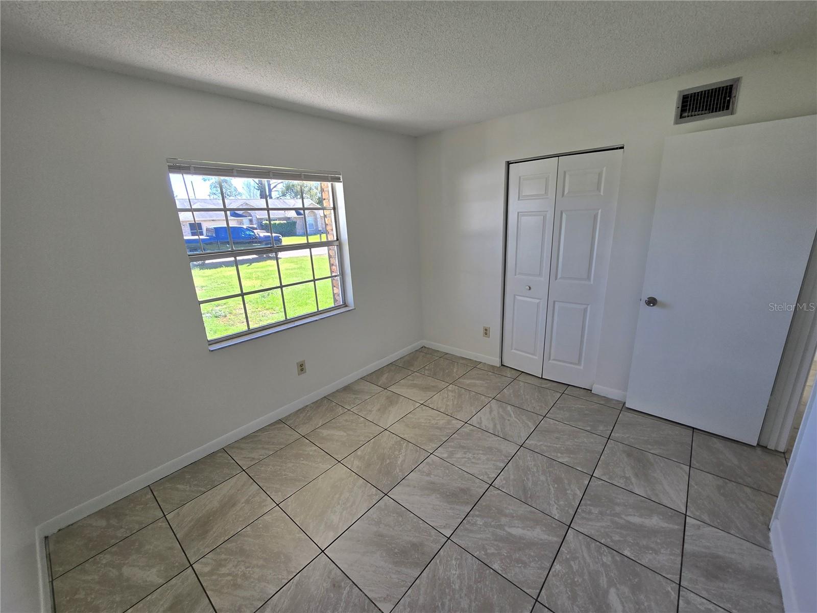 1086 MAYFLOWER AVE, DELTONA, FL, 32725