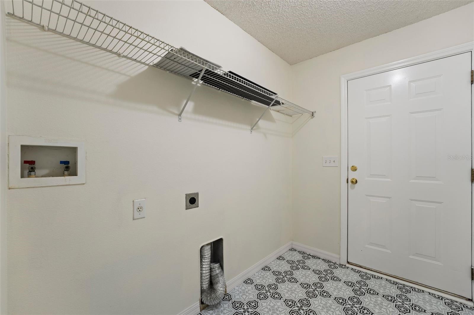 1600 AMBOY DR, DELTONA, FL, 32738