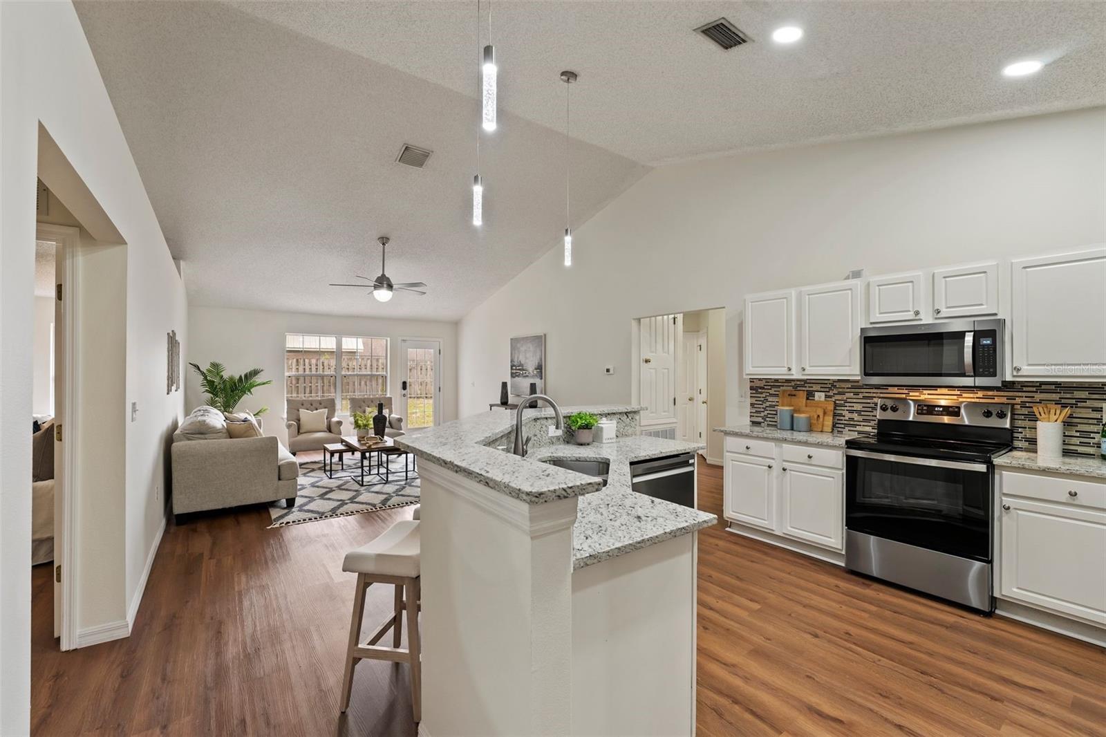 1600 AMBOY DR, DELTONA, FL, 32738