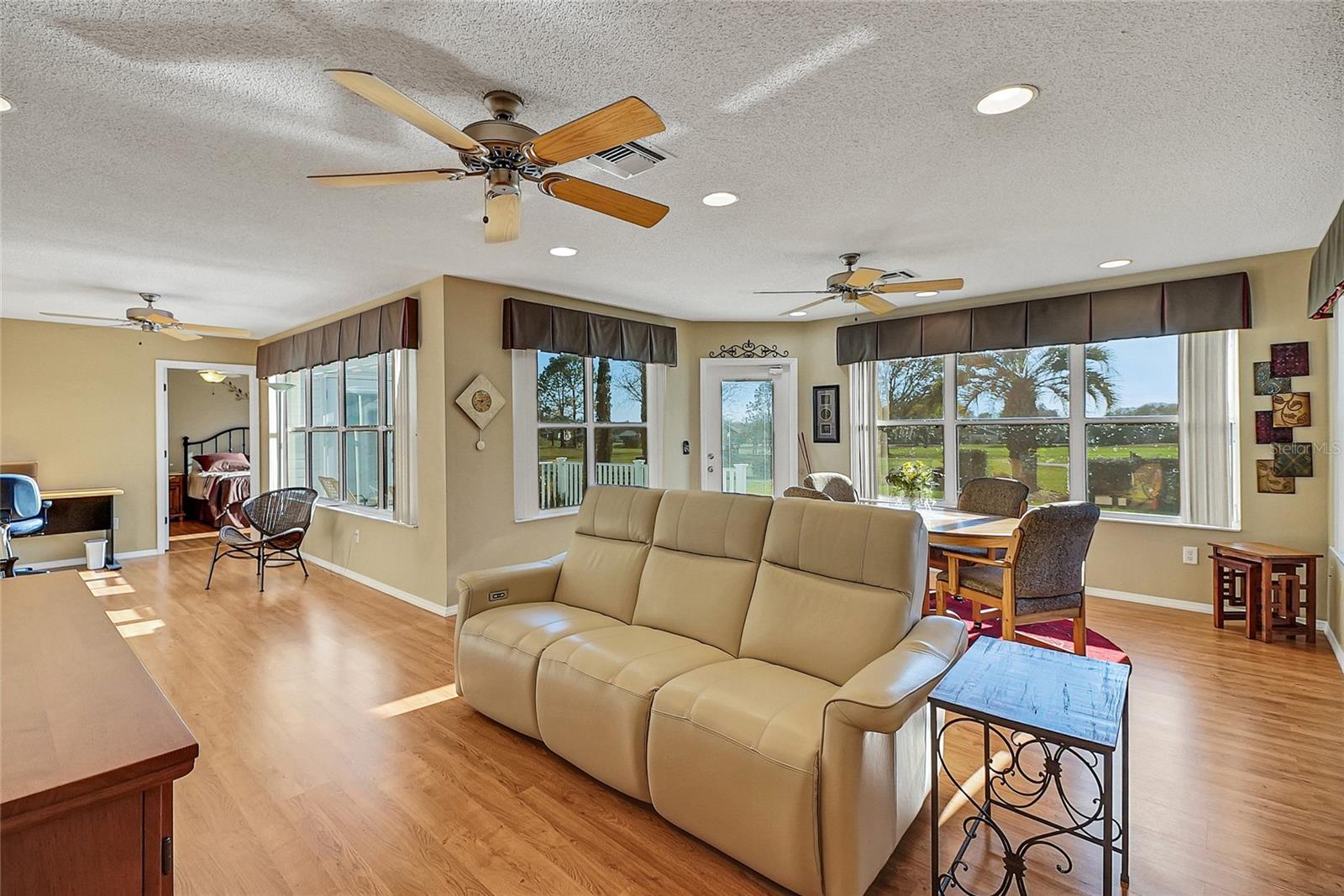 720 CAMINO DEL REY DR, THE VILLAGES, FL, 32159
