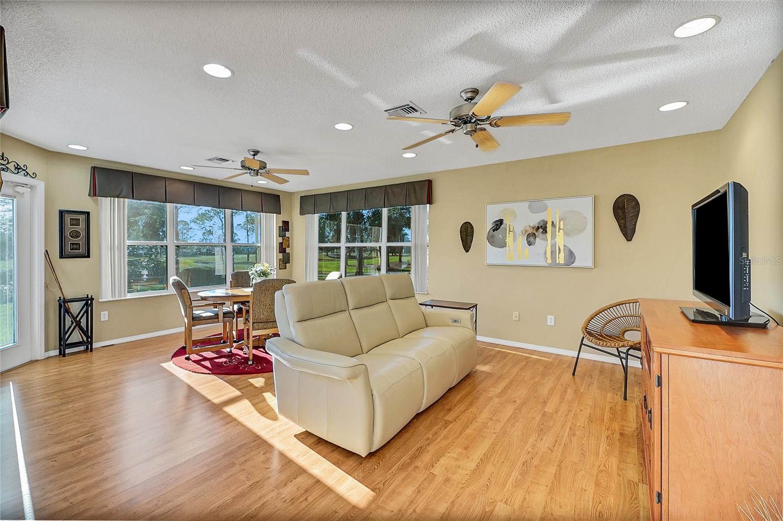 720 CAMINO DEL REY DR, THE VILLAGES, FL, 32159