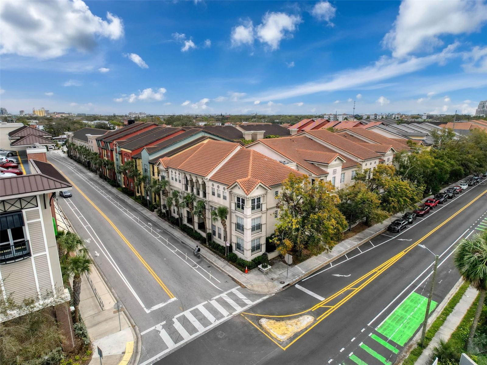 2410 W AZEELE ST #220, TAMPA, FL, 33609