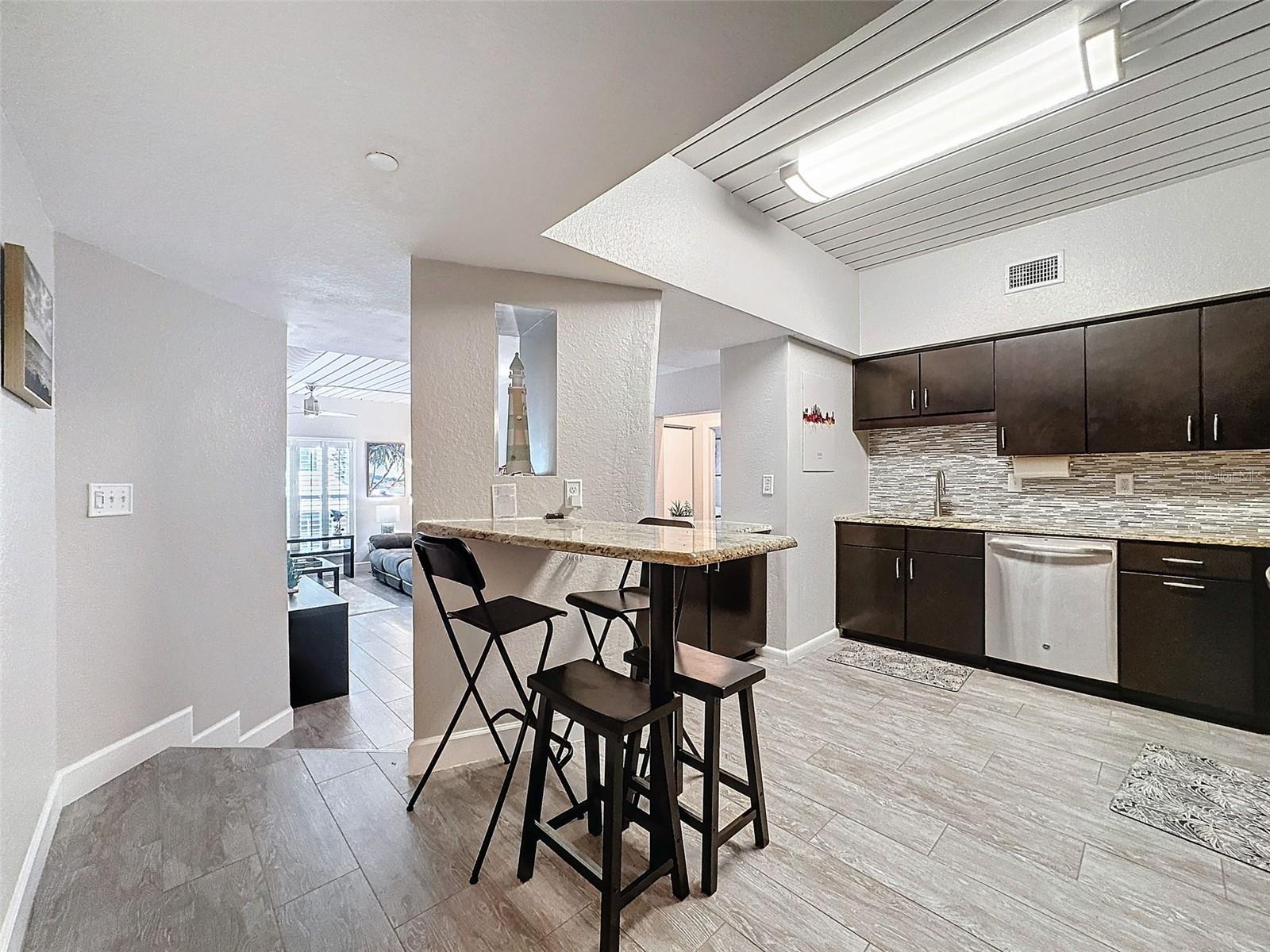 2410 W AZEELE ST #220, TAMPA, FL, 33609