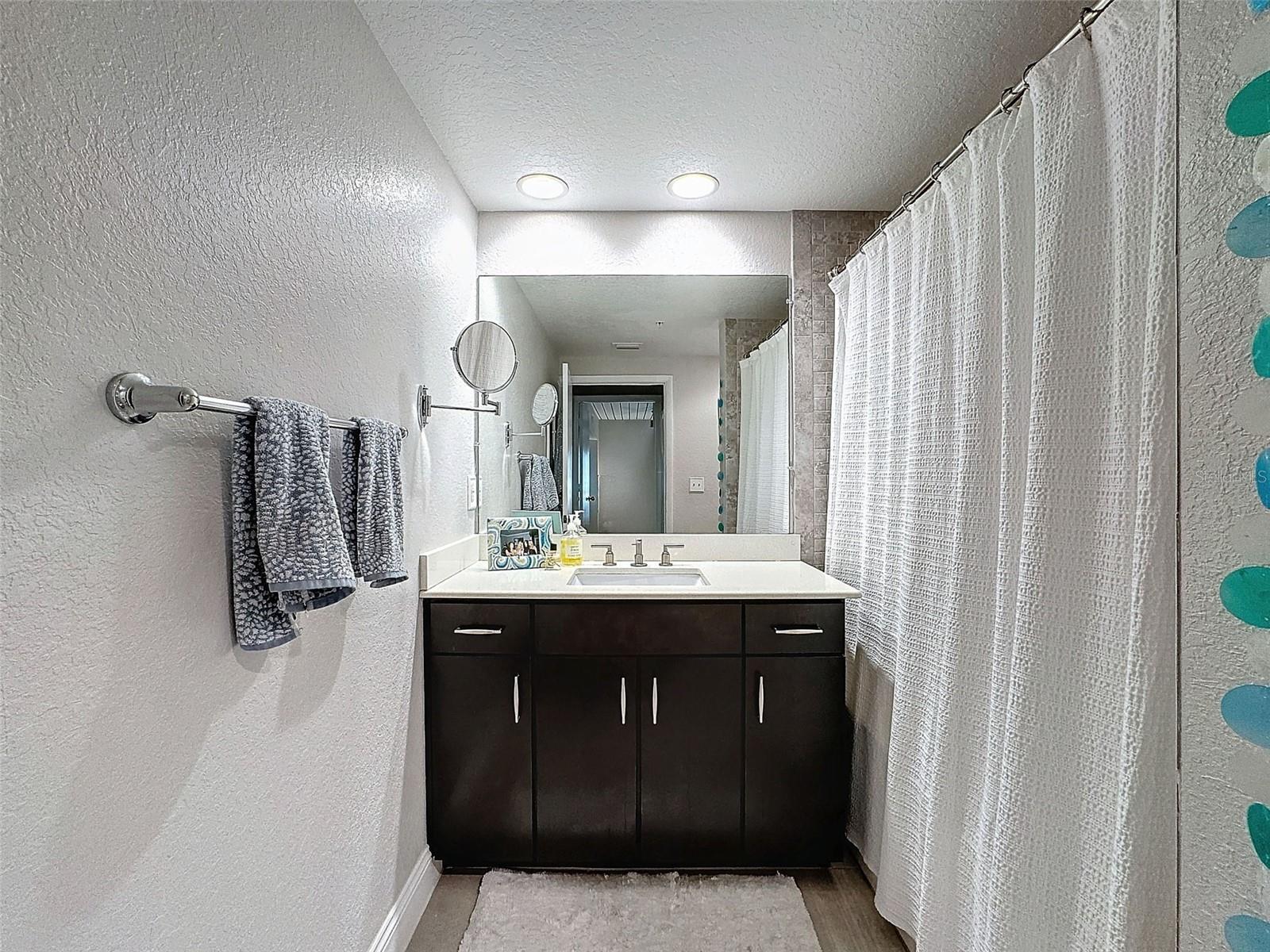 2410 W AZEELE ST #220, TAMPA, FL, 33609
