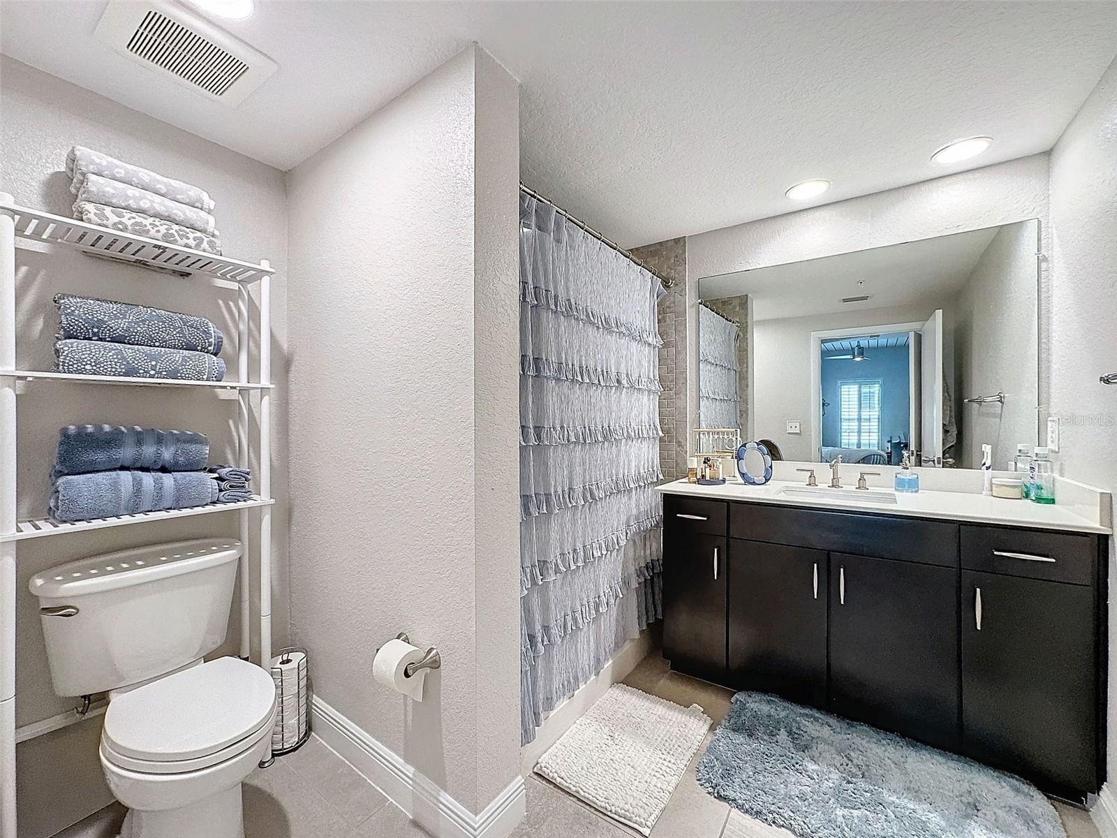 2410 W AZEELE ST #220, TAMPA, FL, 33609