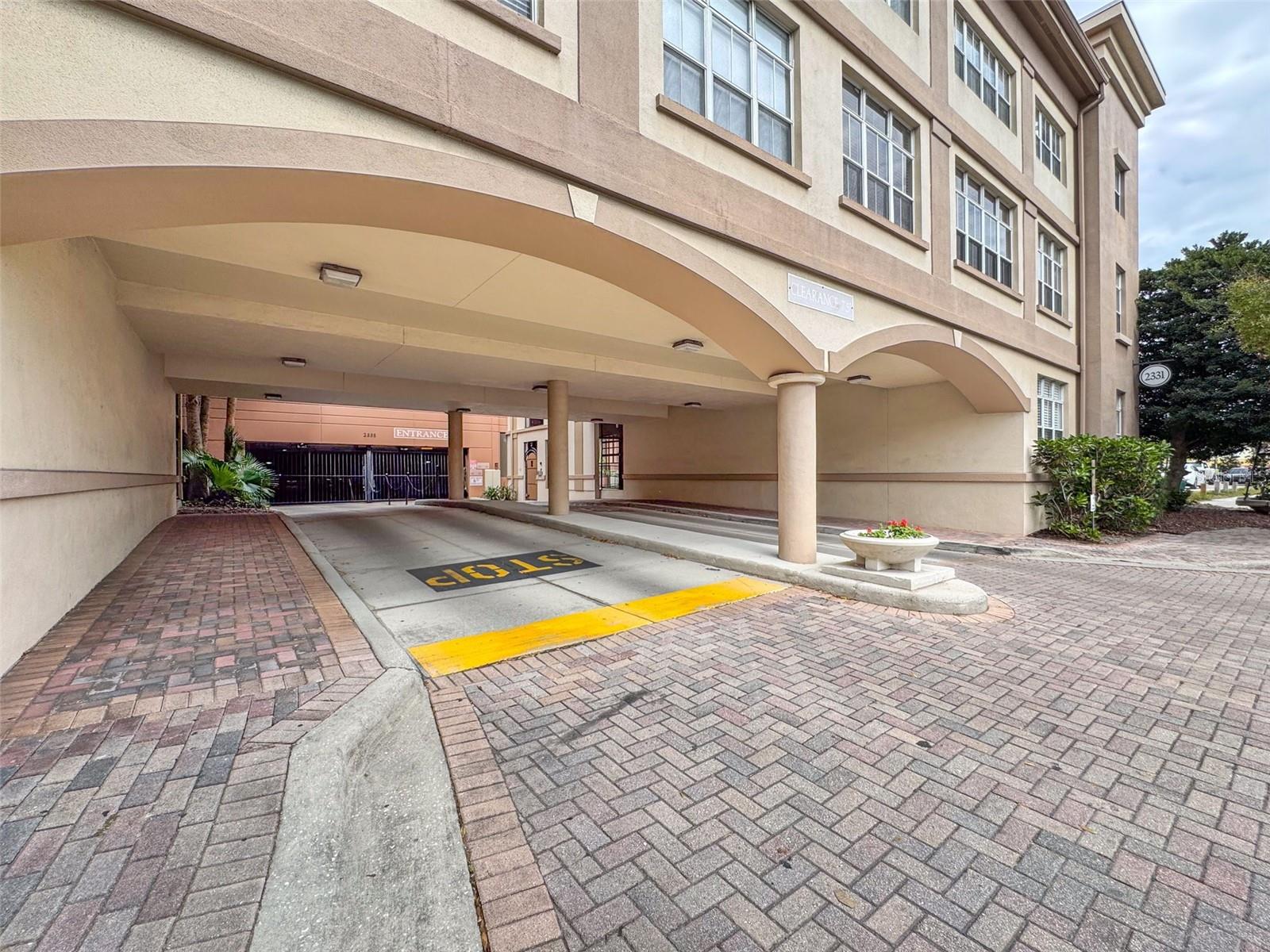 2410 W AZEELE ST #220, TAMPA, FL, 33609