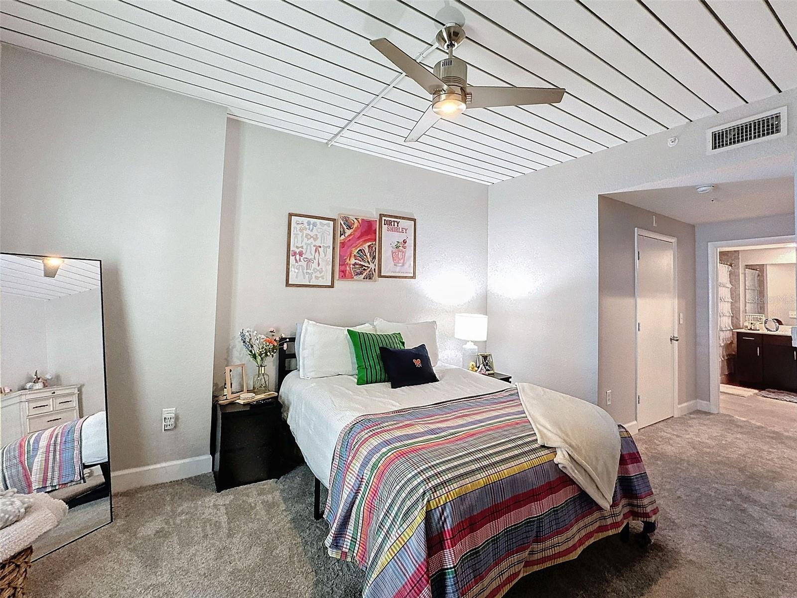 2410 W AZEELE ST #220, TAMPA, FL, 33609