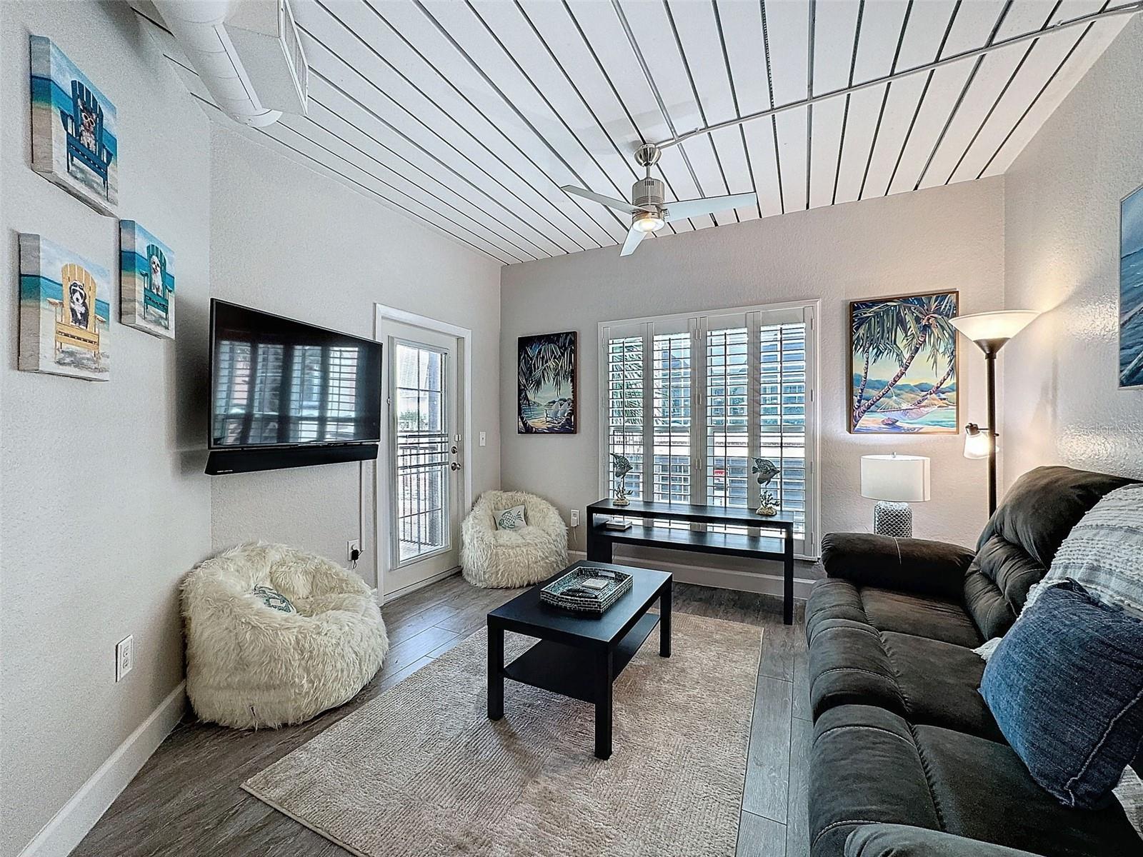2410 W AZEELE ST #220, TAMPA, FL, 33609