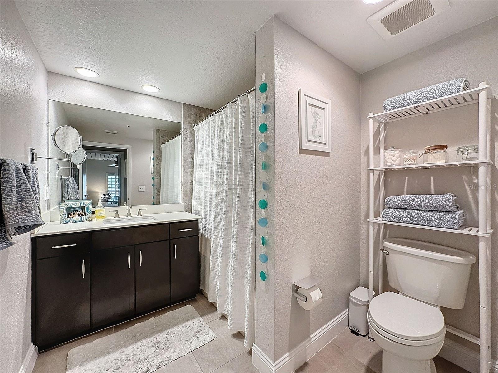 2410 W AZEELE ST #220, TAMPA, FL, 33609