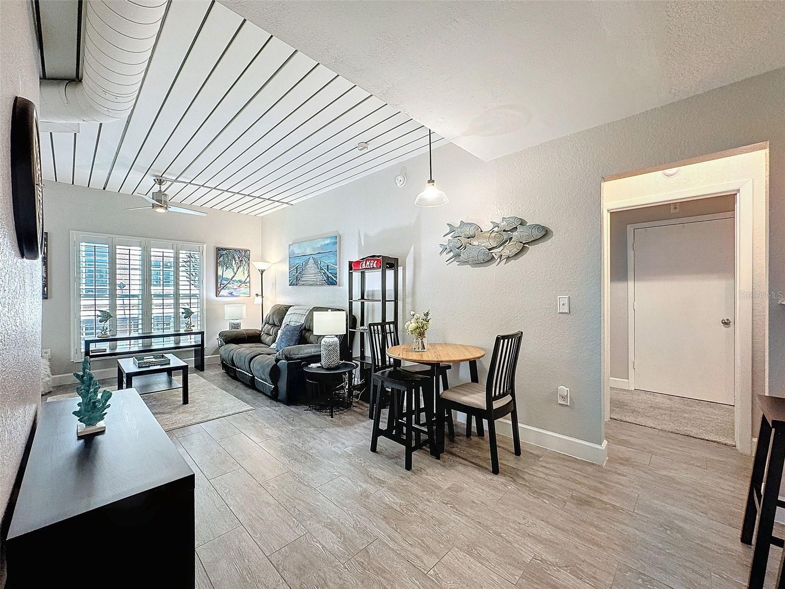 2410 W AZEELE ST #220, TAMPA, FL, 33609