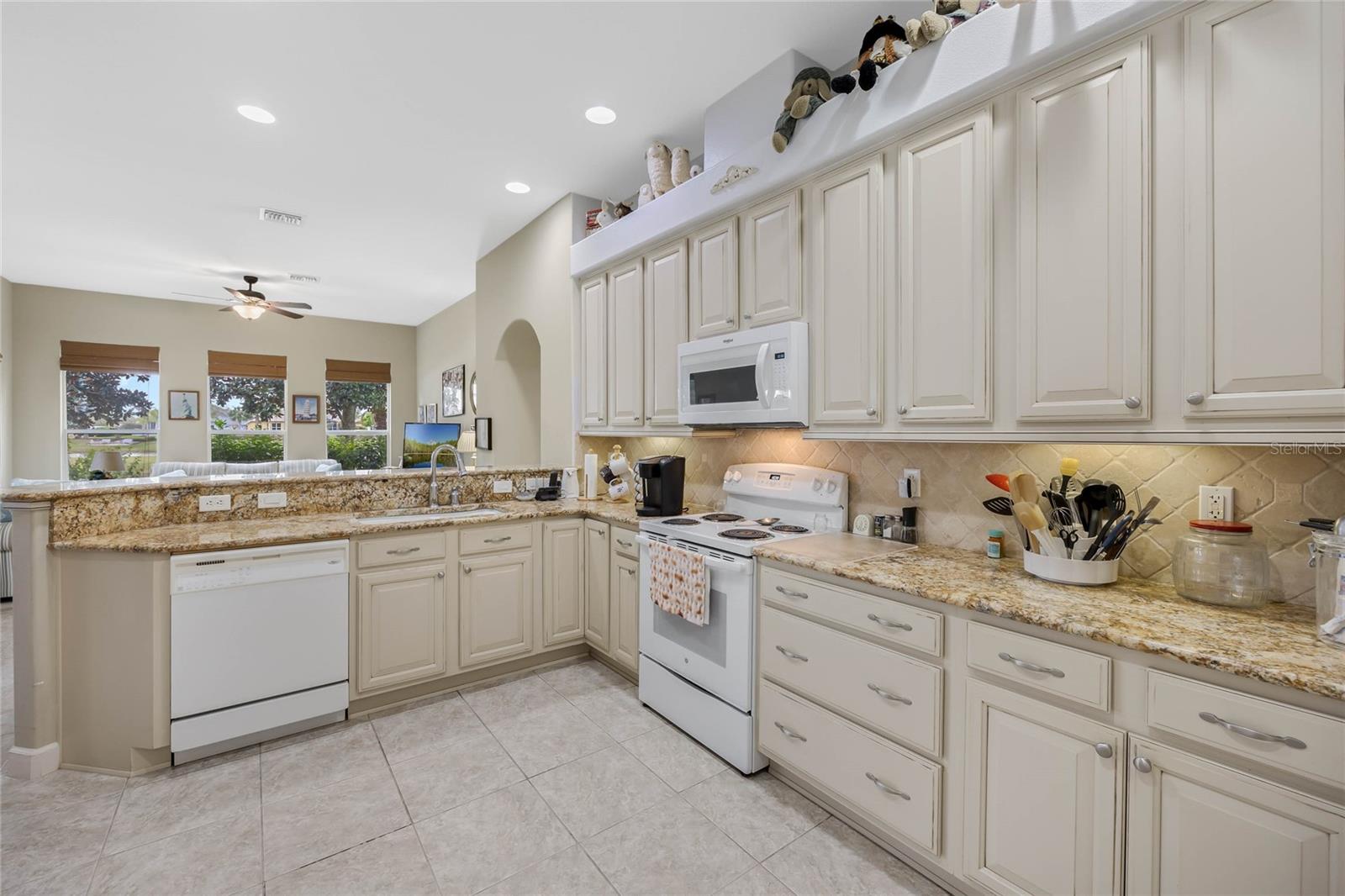 2030 BAYSIDE AVE, MOUNT DORA, FL, 32757