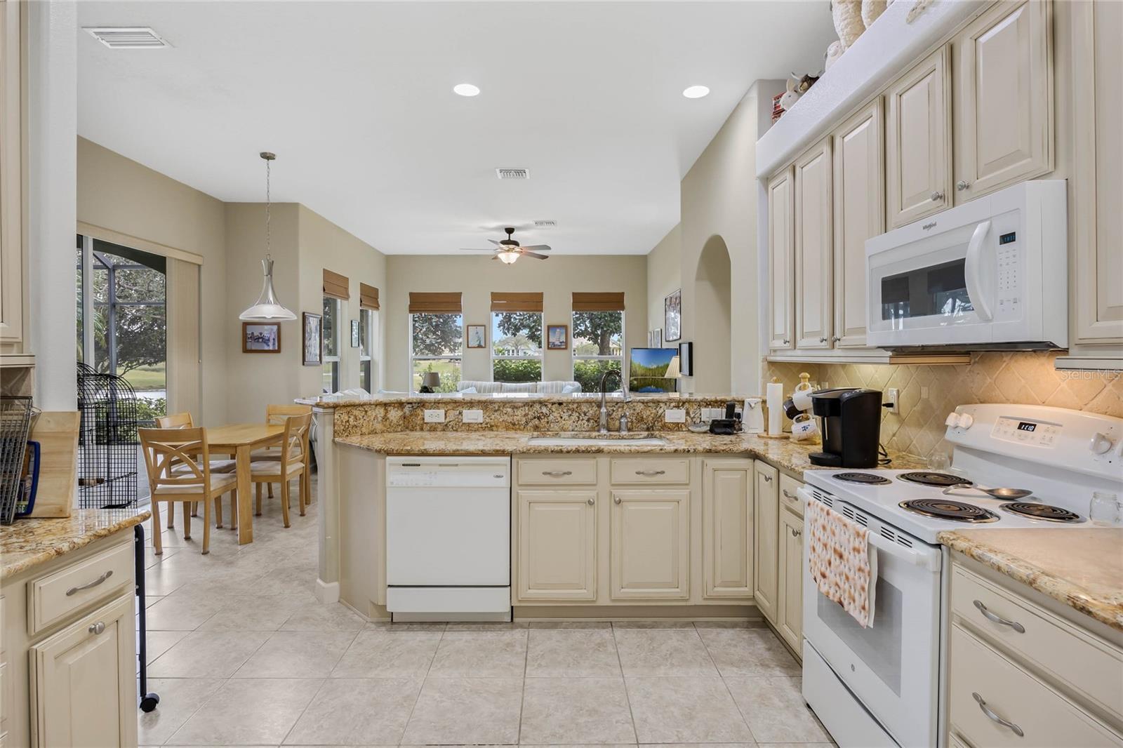 2030 BAYSIDE AVE, MOUNT DORA, FL, 32757