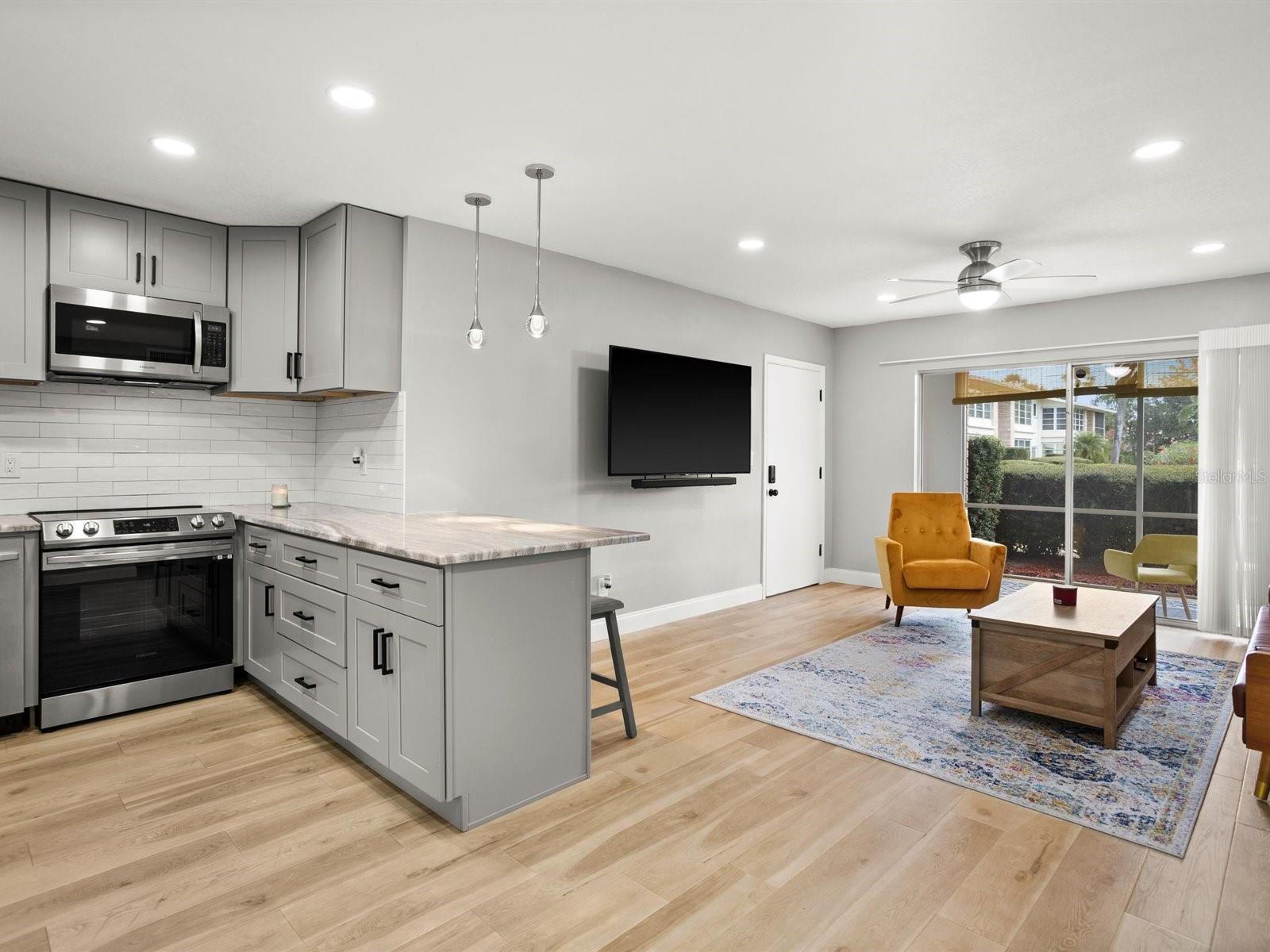 8303 BARDMOOR BLVD #105, SEMINOLE, FL, 33777