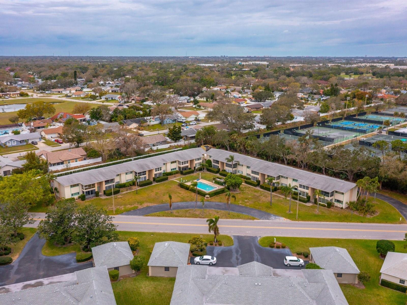 8303 BARDMOOR BLVD #105, SEMINOLE, FL, 33777