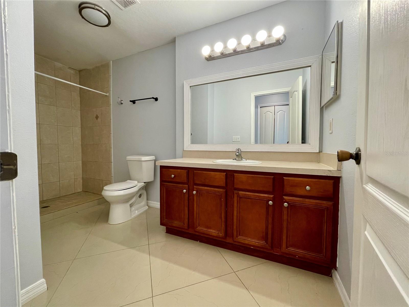 5744 VISTA LINDA DR, ORLANDO, FL, 32822