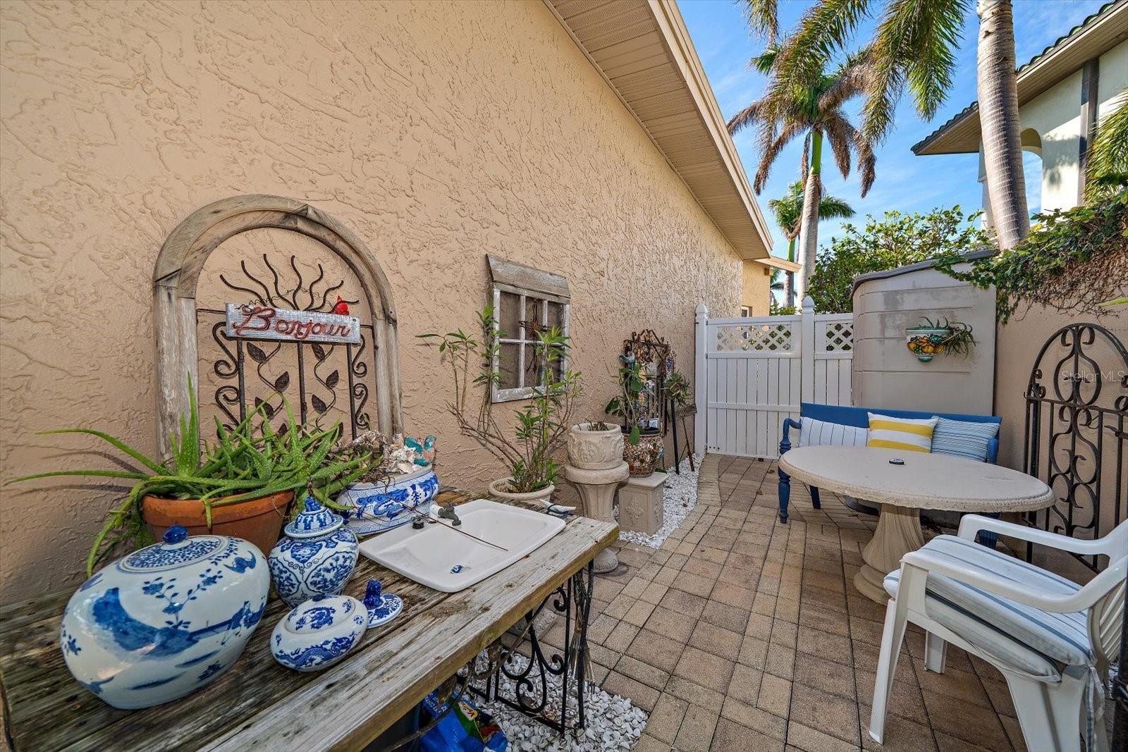 447 22ND ST, BELLEAIR BEACH, FL, 33786