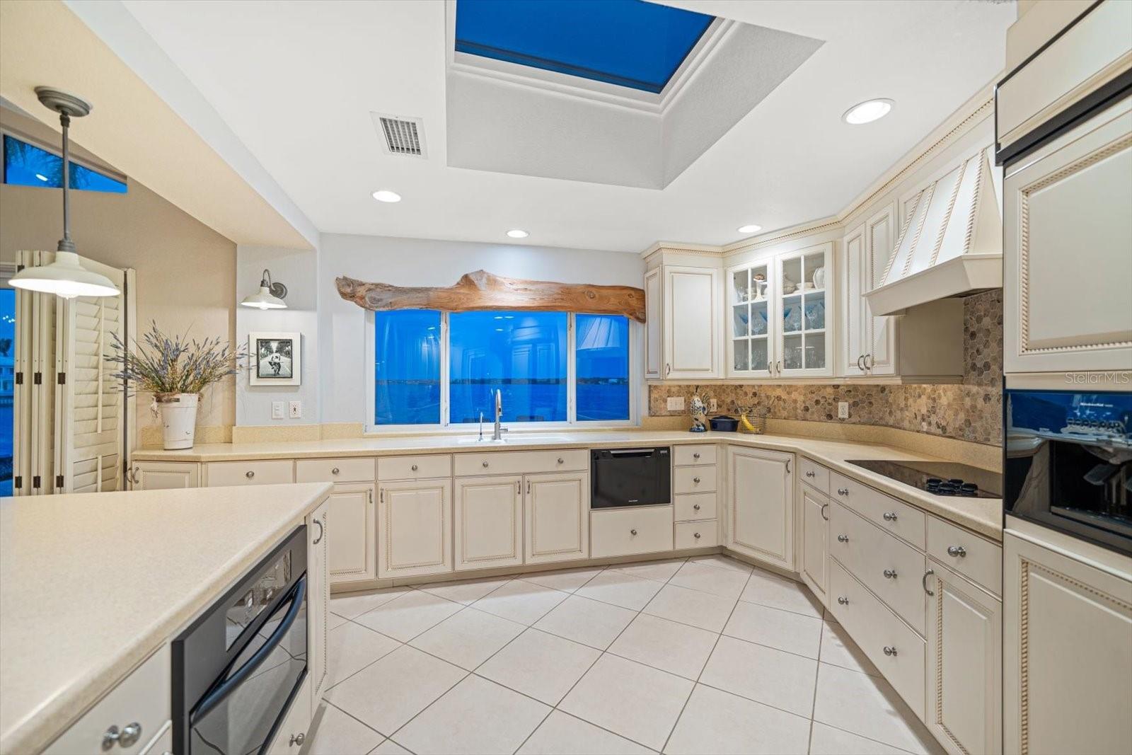 447 22ND ST, BELLEAIR BEACH, FL, 33786