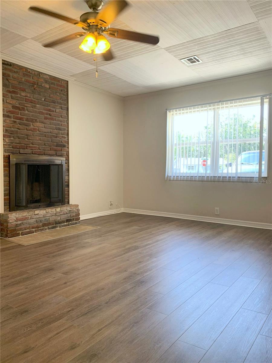 511 82ND AVE N, ST PETERSBURG, FL, 33702