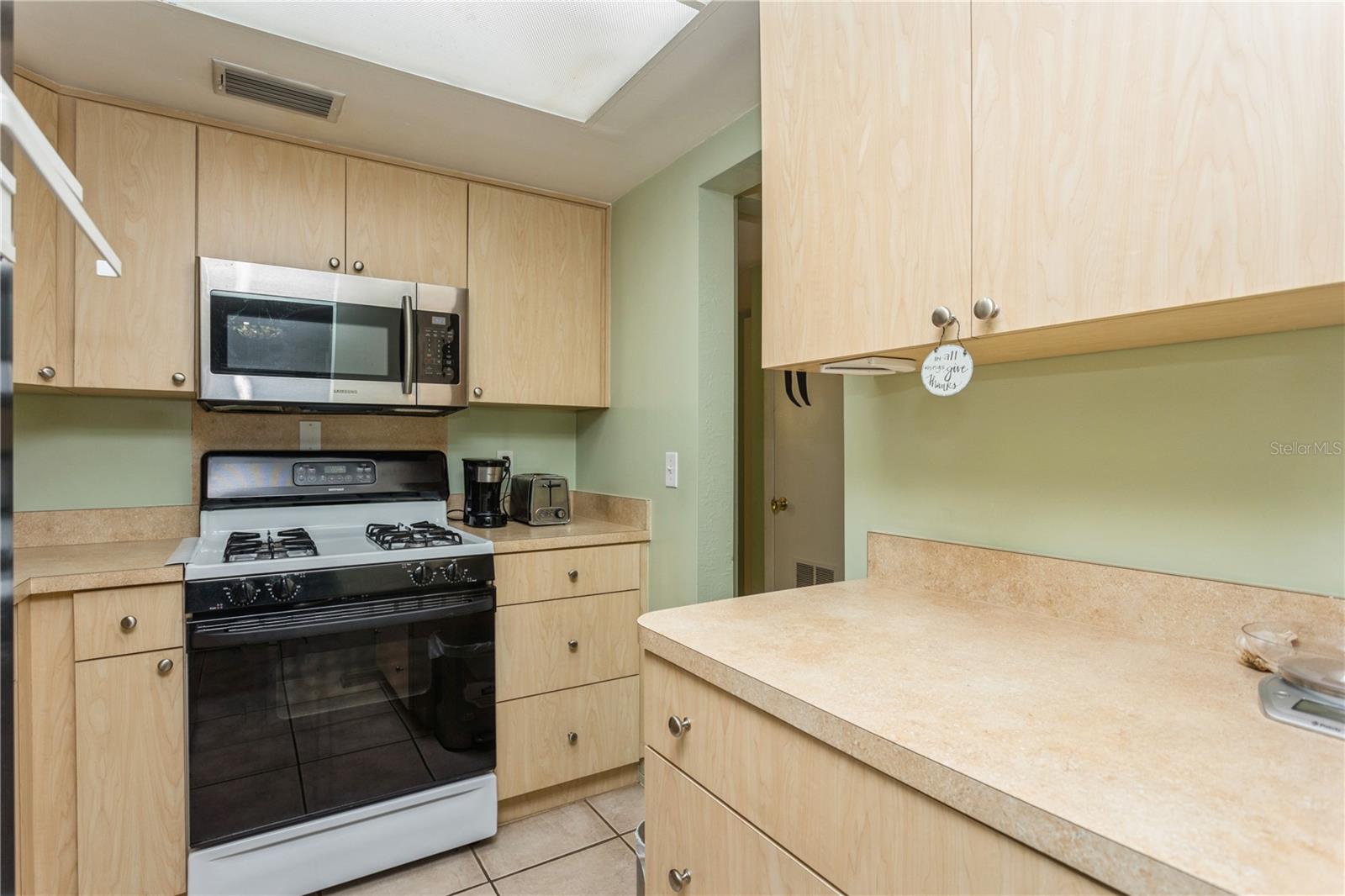 800 71ST AVE N #8, ST PETERSBURG, FL, 33702