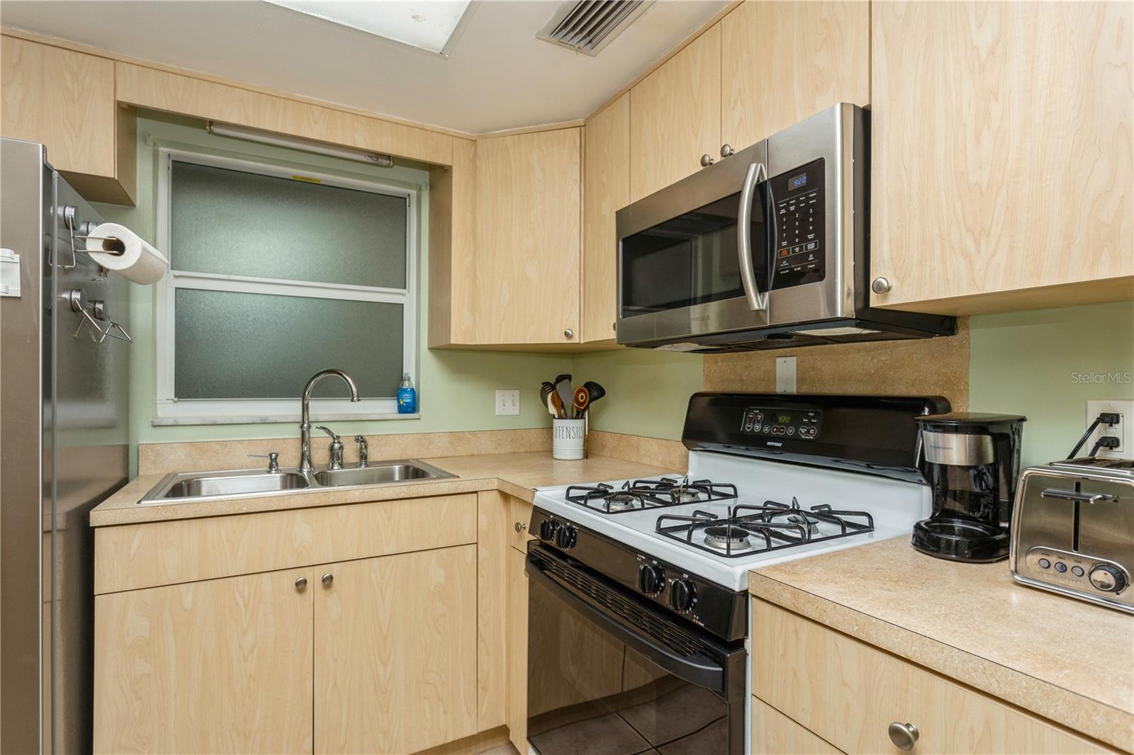800 71ST AVE N #8, ST PETERSBURG, FL, 33702