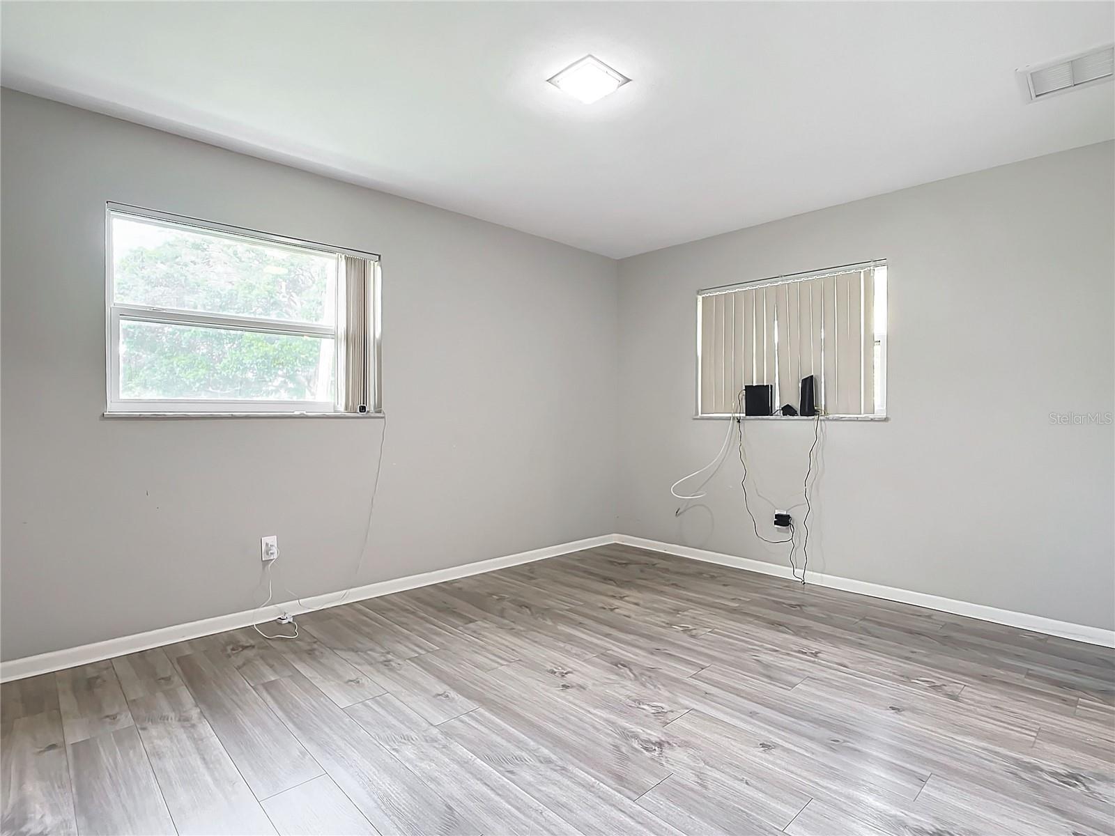 405 S LAKE DR, CLEARWATER, FL, 33755