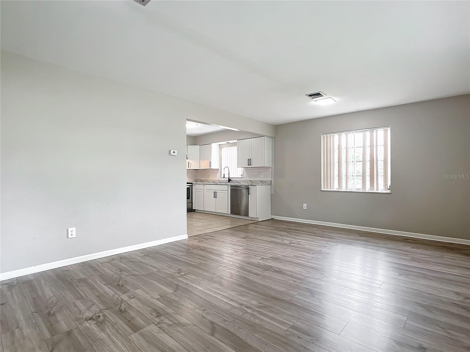 405 S LAKE DR, CLEARWATER, FL, 33755