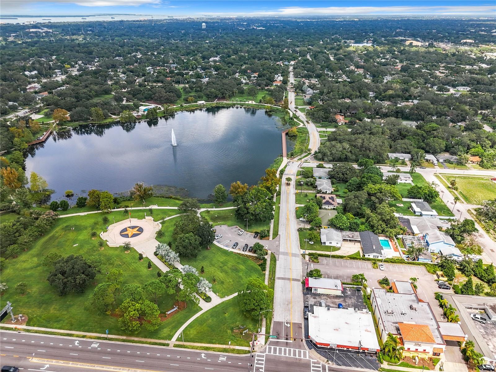405 S LAKE DR, CLEARWATER, FL, 33755