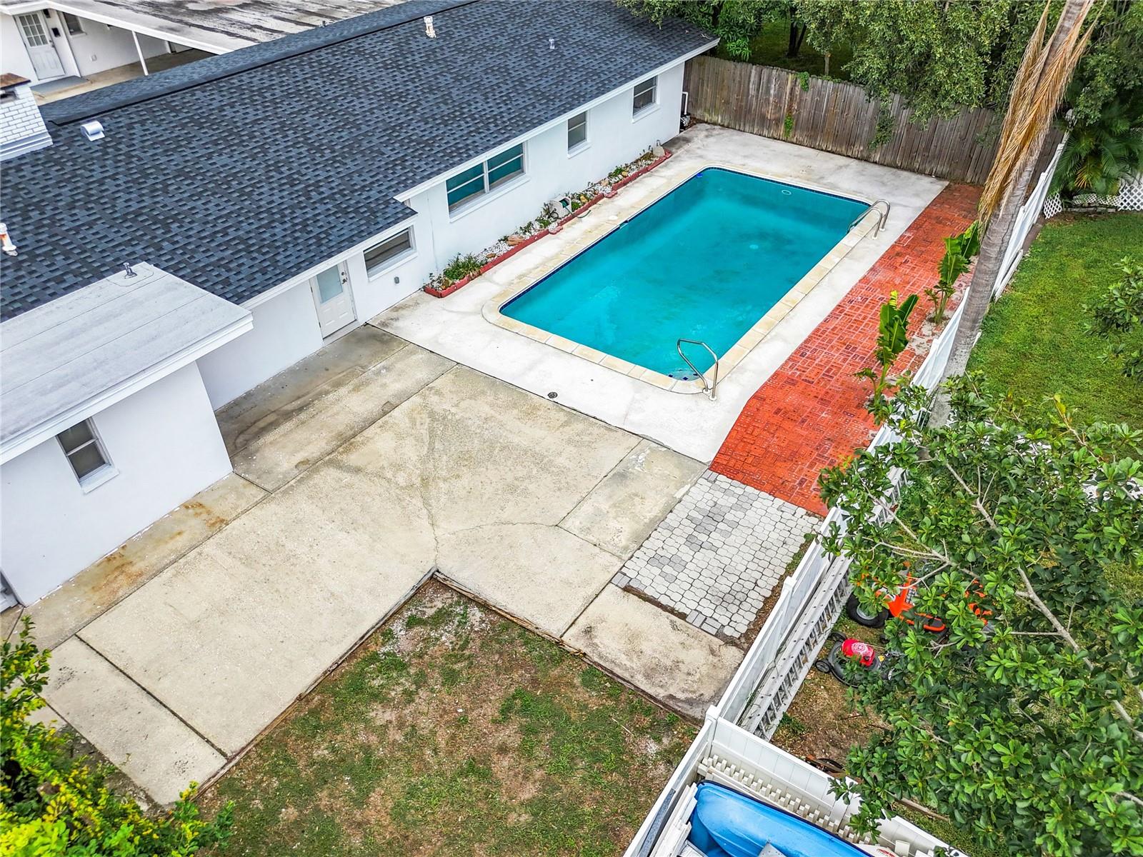 405 S LAKE DR, CLEARWATER, FL, 33755