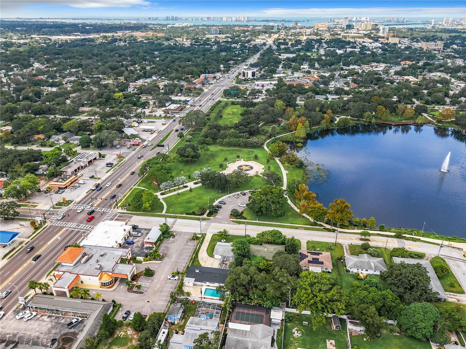 405 S LAKE DR, CLEARWATER, FL, 33755