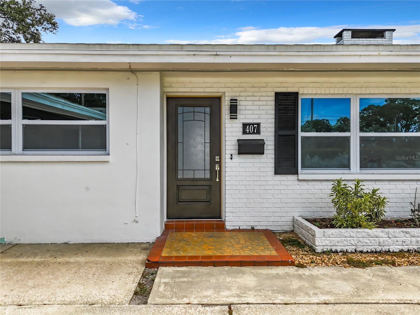 405 S LAKE DR, CLEARWATER, FL, 33755