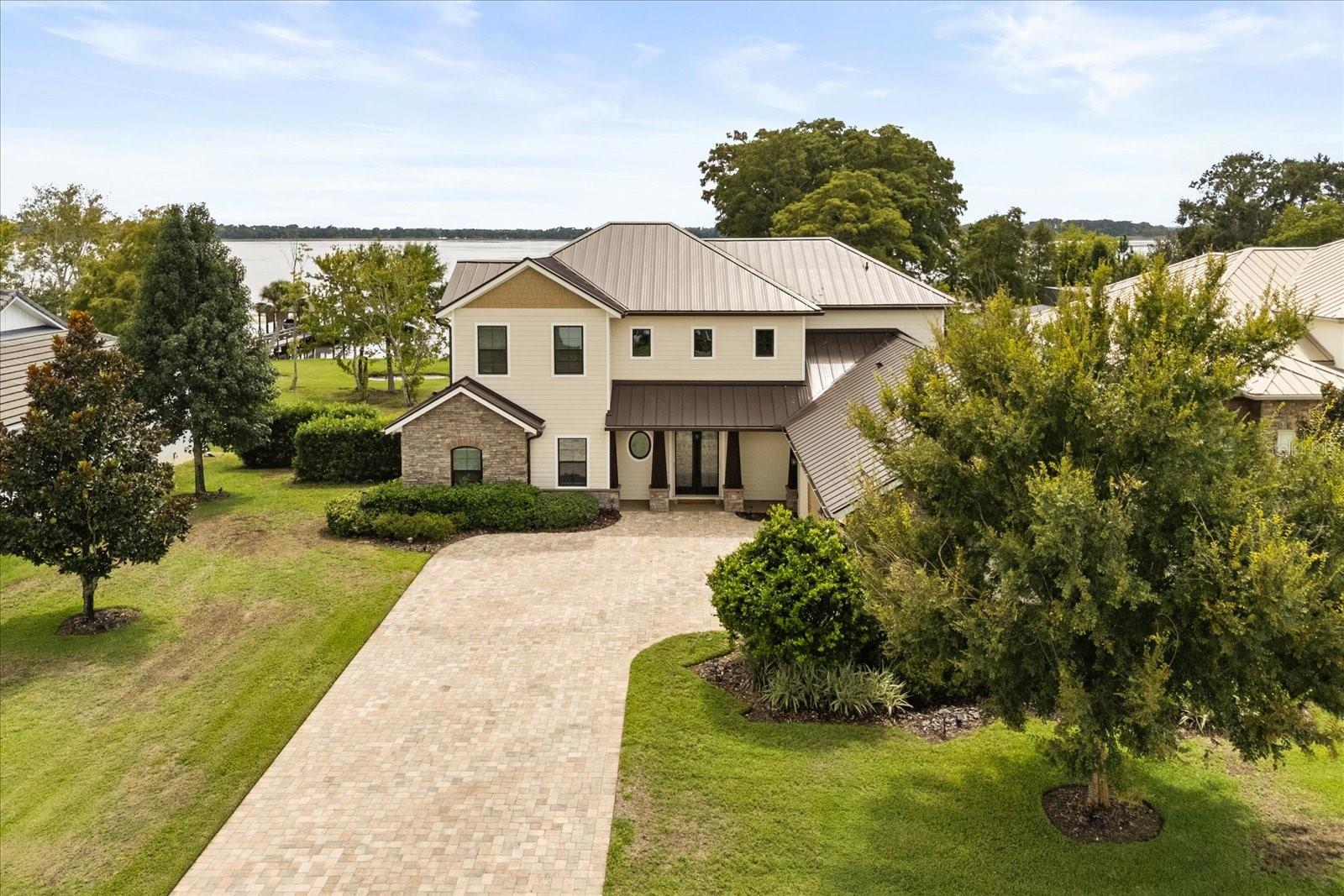 17648 LIVE OAK DR, TAVARES, FL, 32778