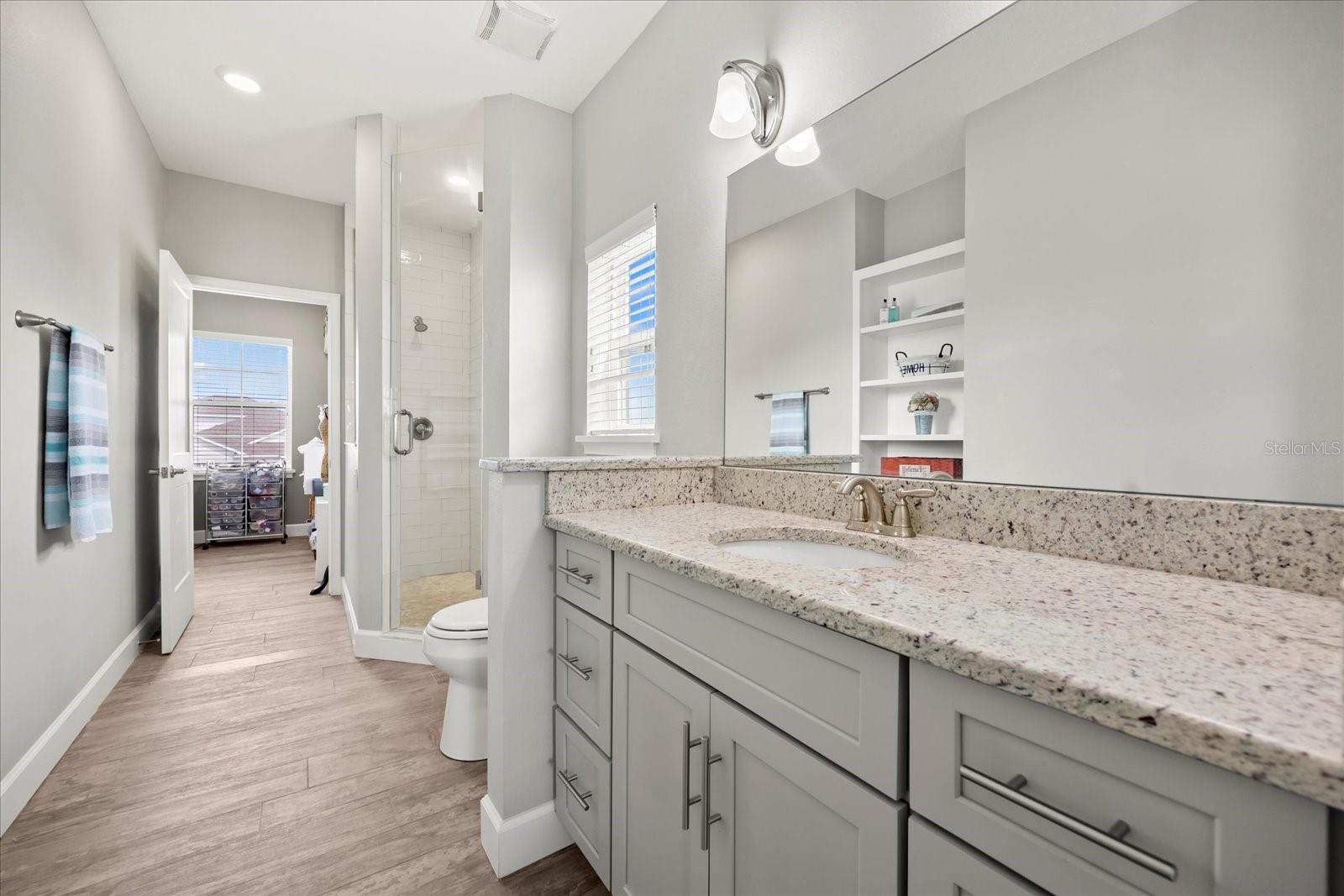 17648 LIVE OAK DR, TAVARES, FL, 32778