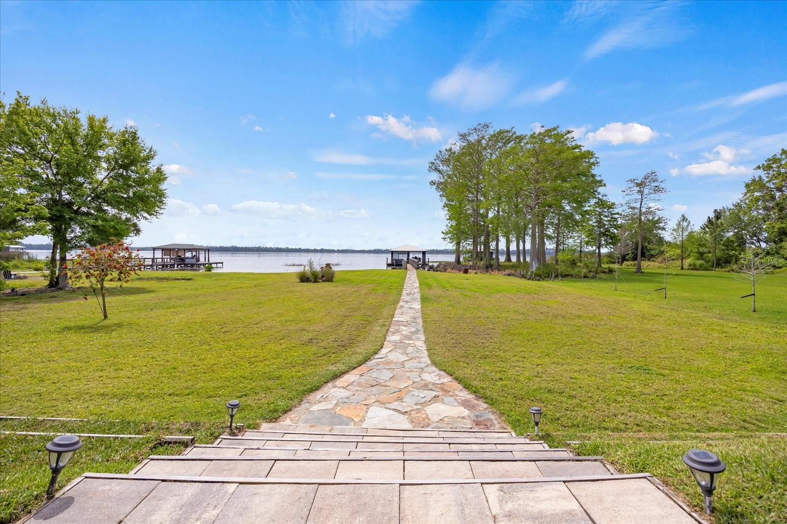 17648 LIVE OAK DR, TAVARES, FL, 32778