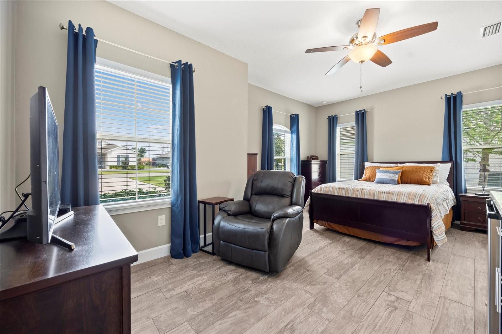 17648 LIVE OAK DR, TAVARES, FL, 32778