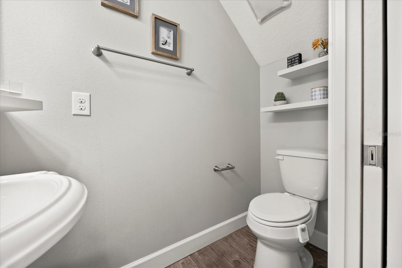 17648 LIVE OAK DR, TAVARES, FL, 32778