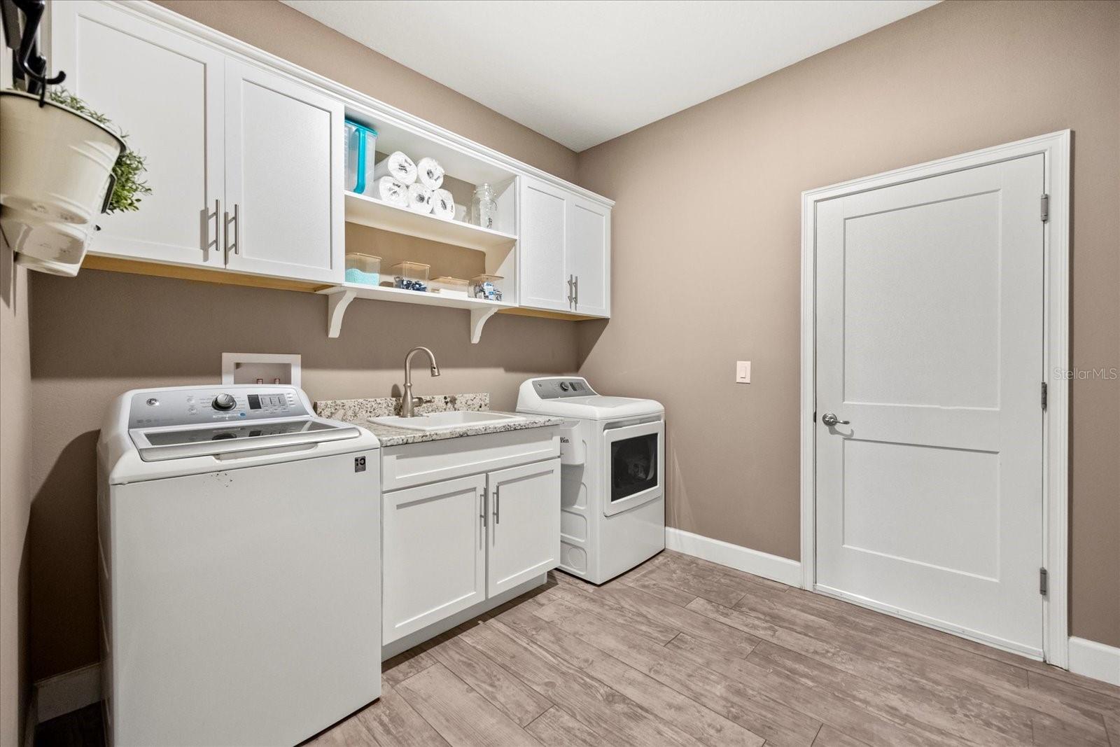 17648 LIVE OAK DR, TAVARES, FL, 32778