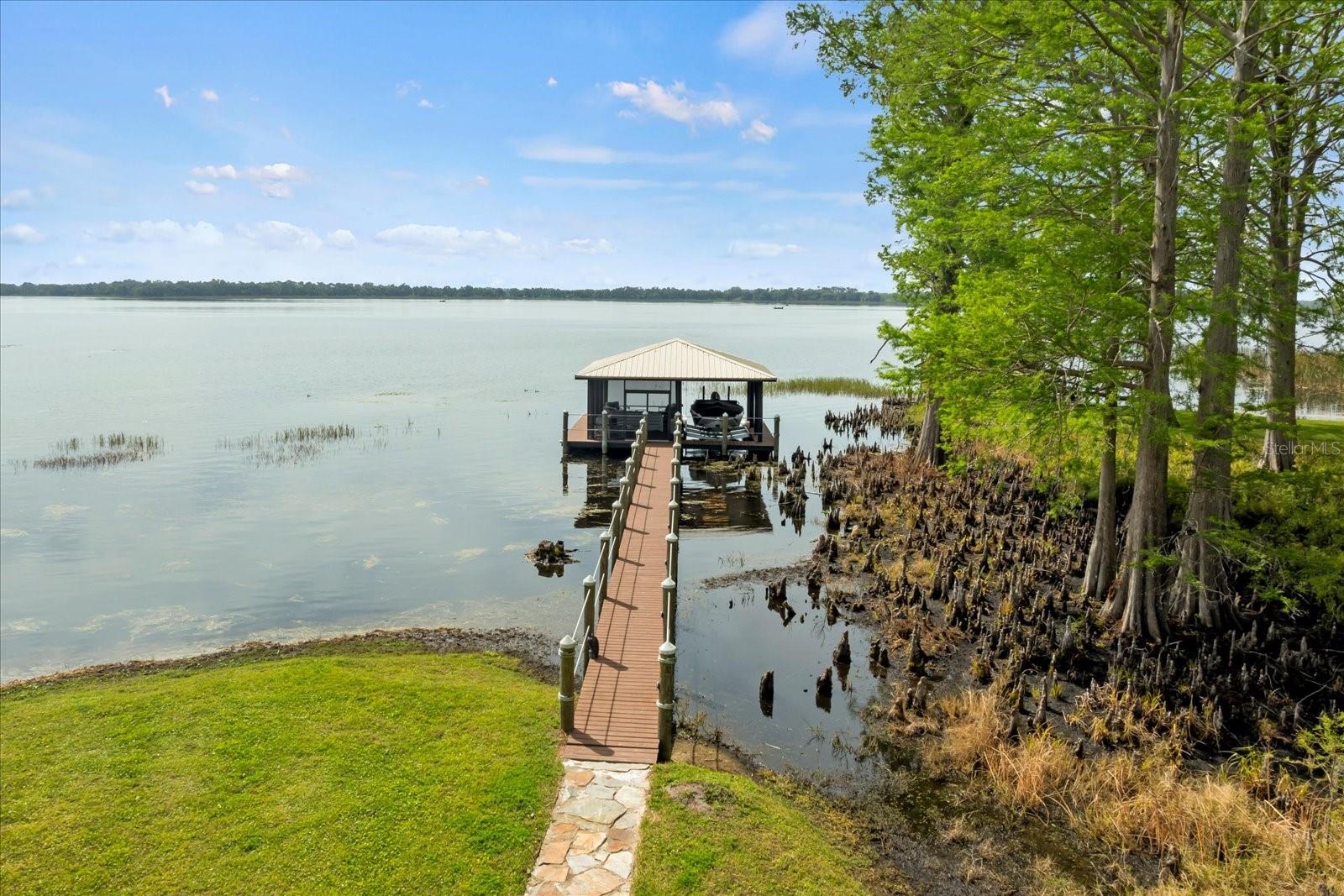 17648 LIVE OAK DR, TAVARES, FL, 32778
