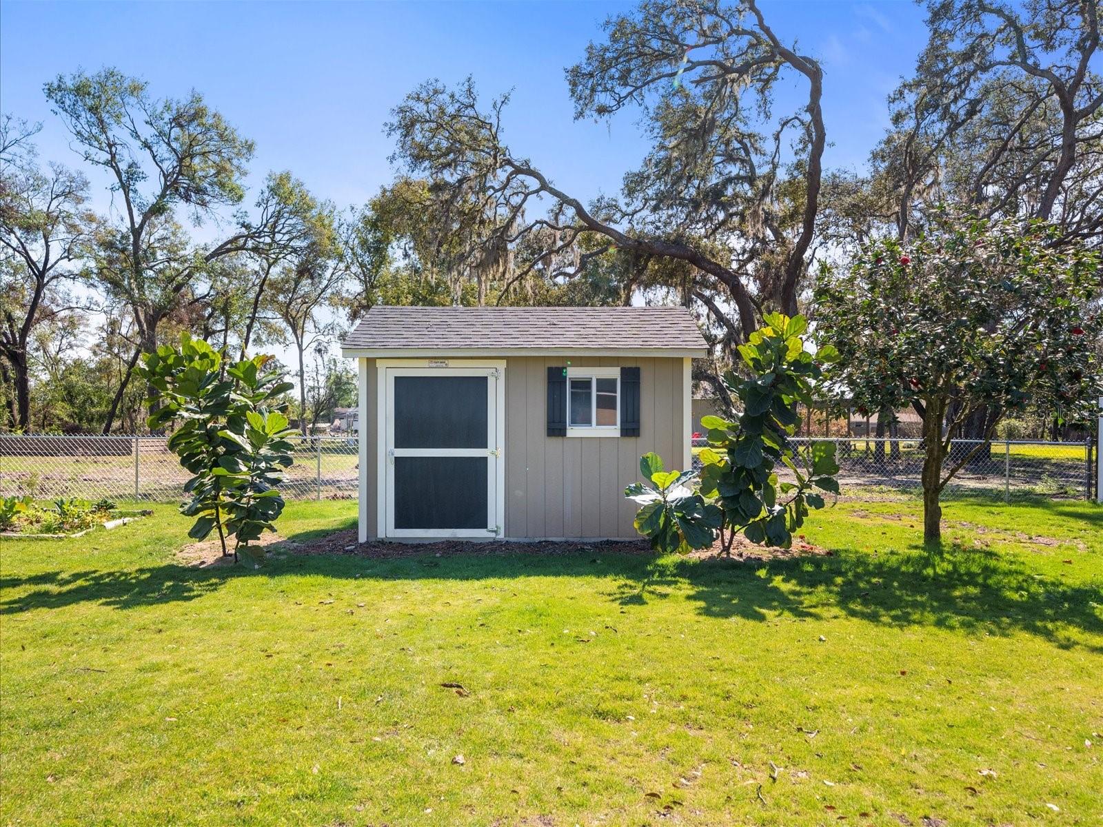 8713 W LANWAY DR, TAMPA, FL, 33637