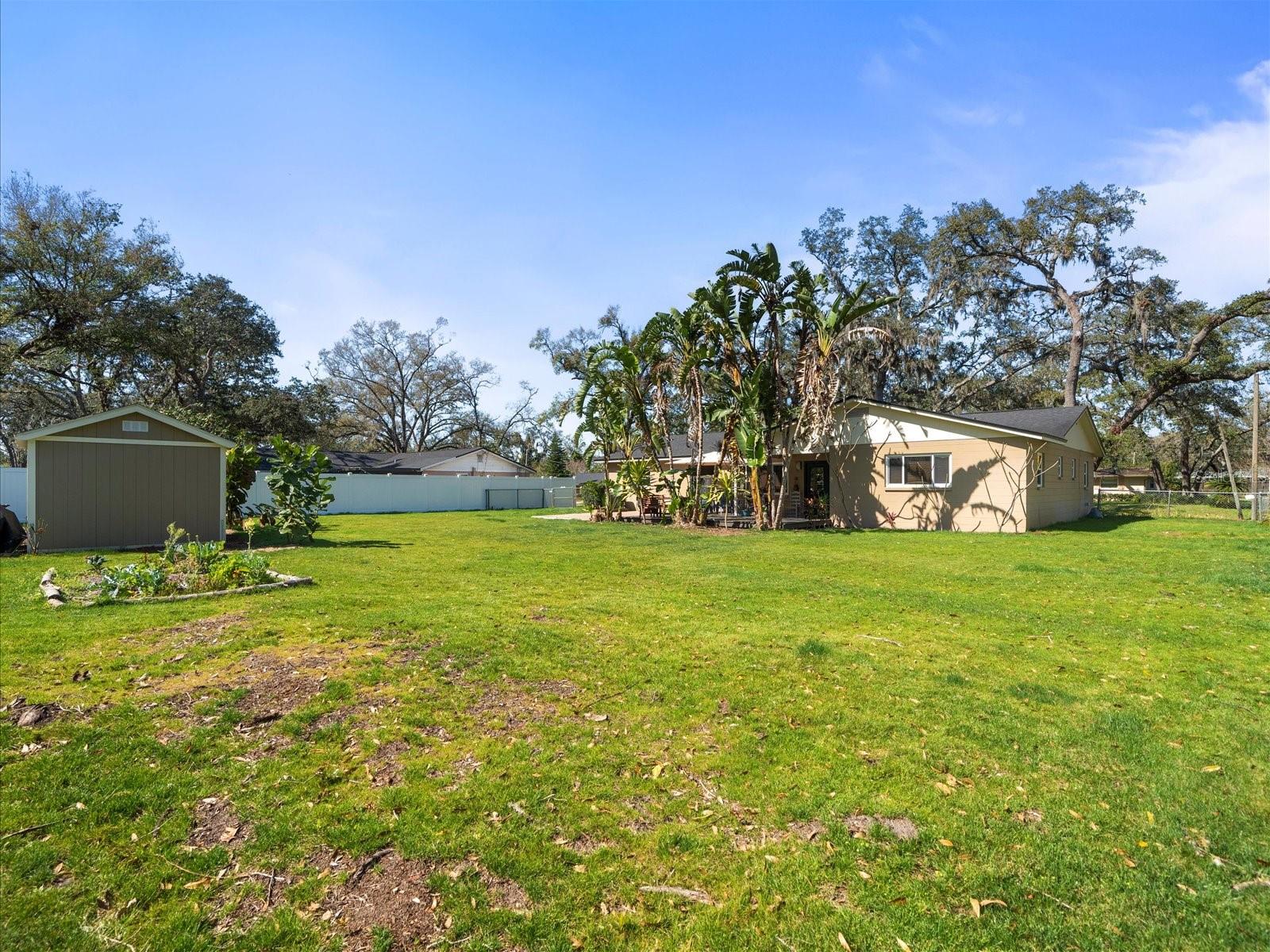 8713 W LANWAY DR, TAMPA, FL, 33637