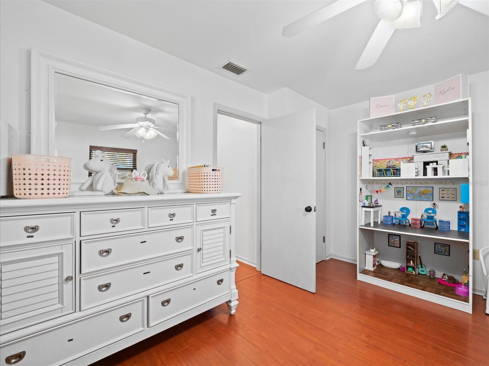 8713 W LANWAY DR, TAMPA, FL, 33637