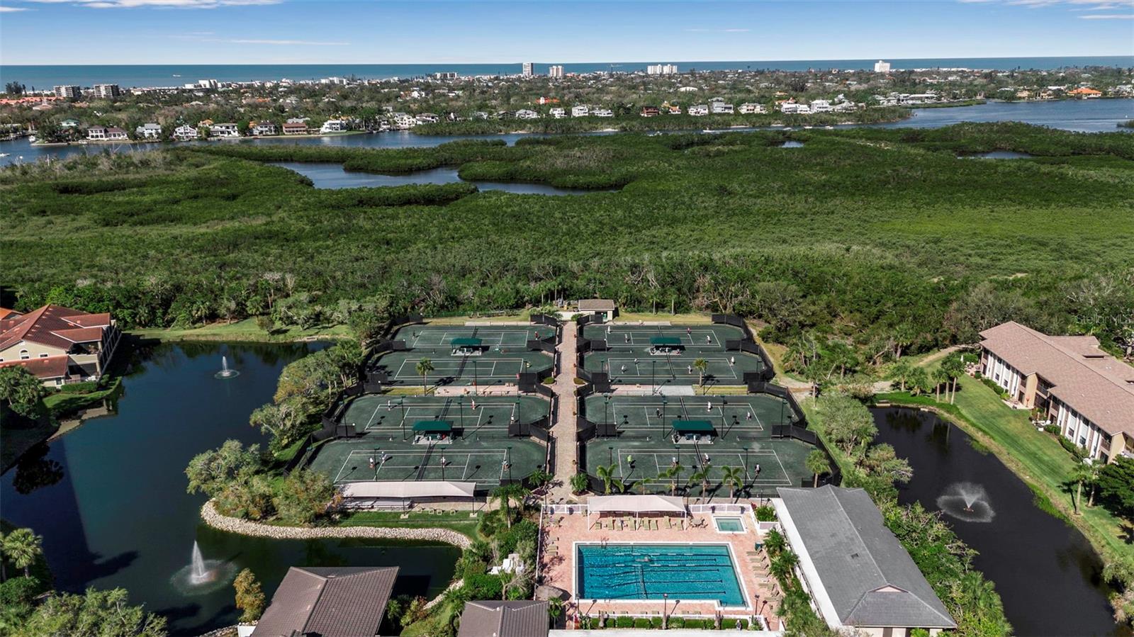 5420 EAGLES POINT CIR #106, SARASOTA, FL, 34231