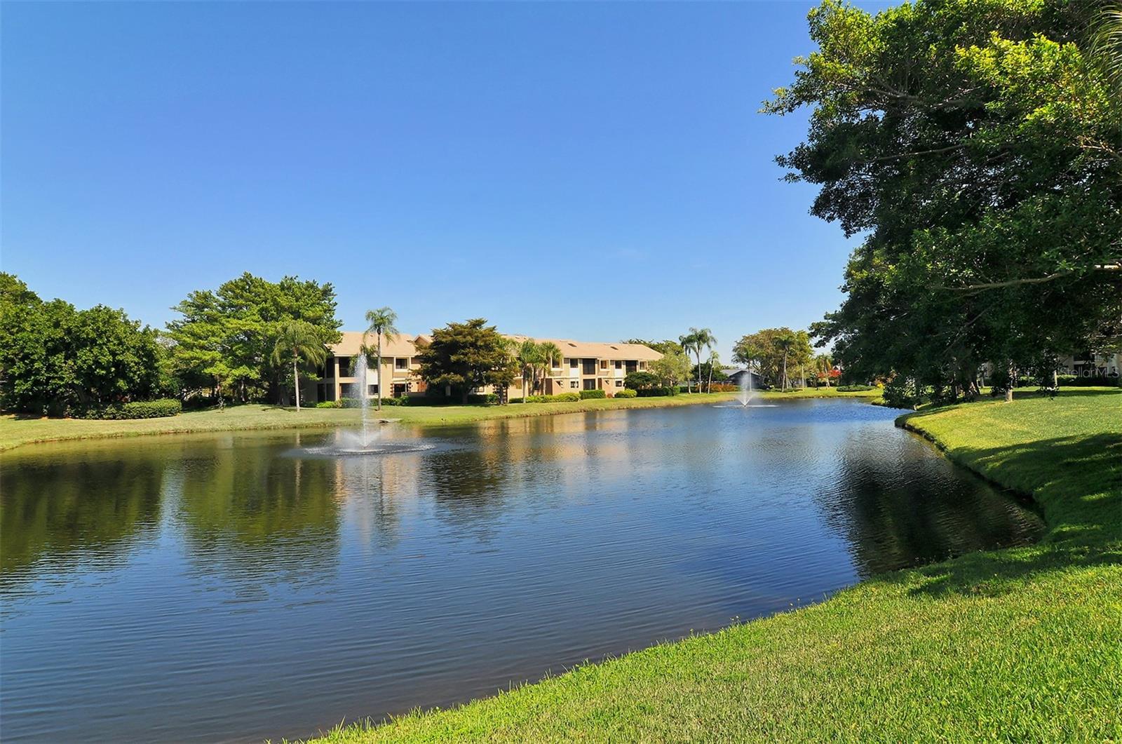 5420 EAGLES POINT CIR #106, SARASOTA, FL, 34231