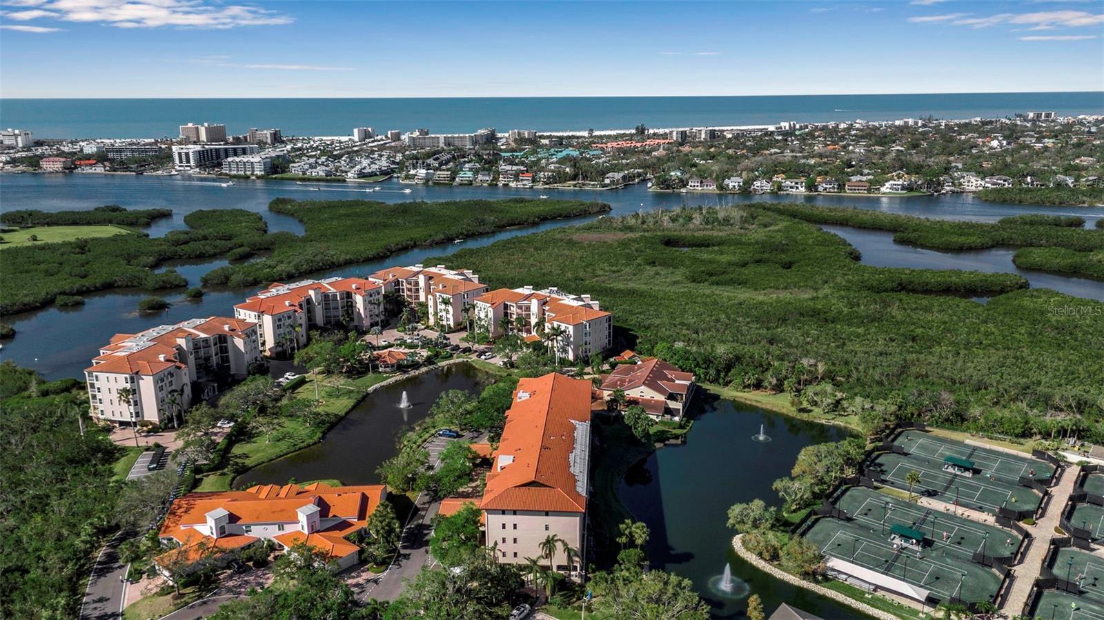 5420 EAGLES POINT CIR #106, SARASOTA, FL, 34231